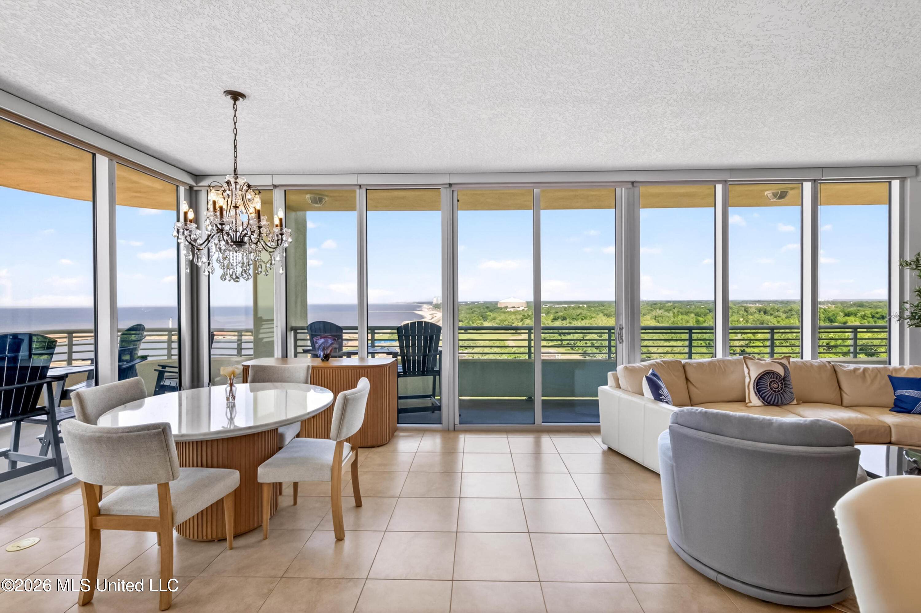 2060 Beach Boulevard Property Photo 11