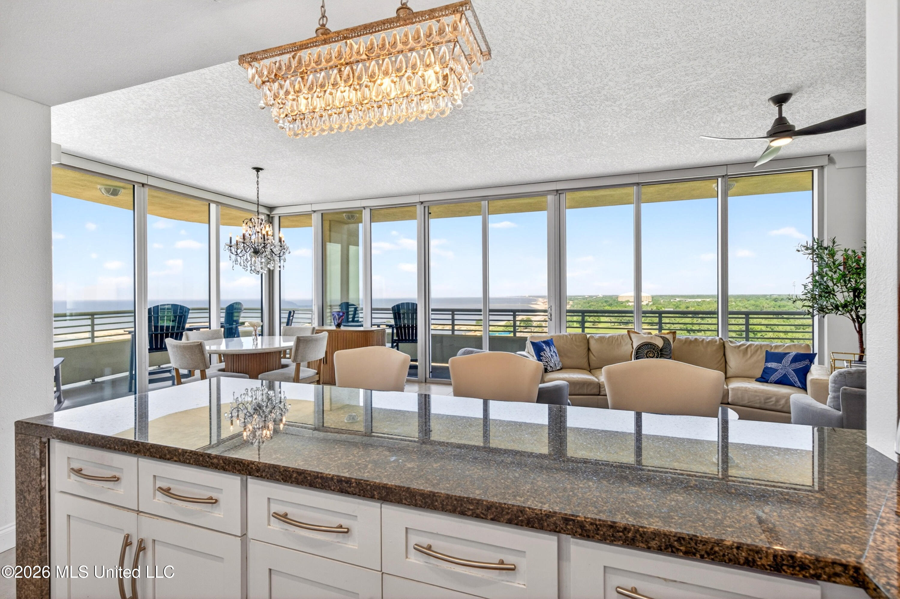 2060 Beach Boulevard Property Photo 12