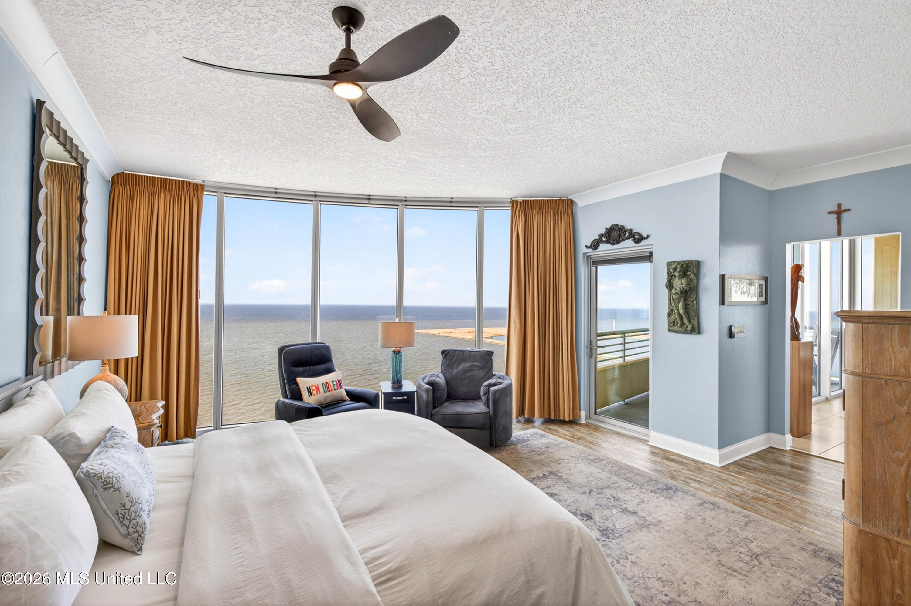 2060 Beach Boulevard Property Photo 13