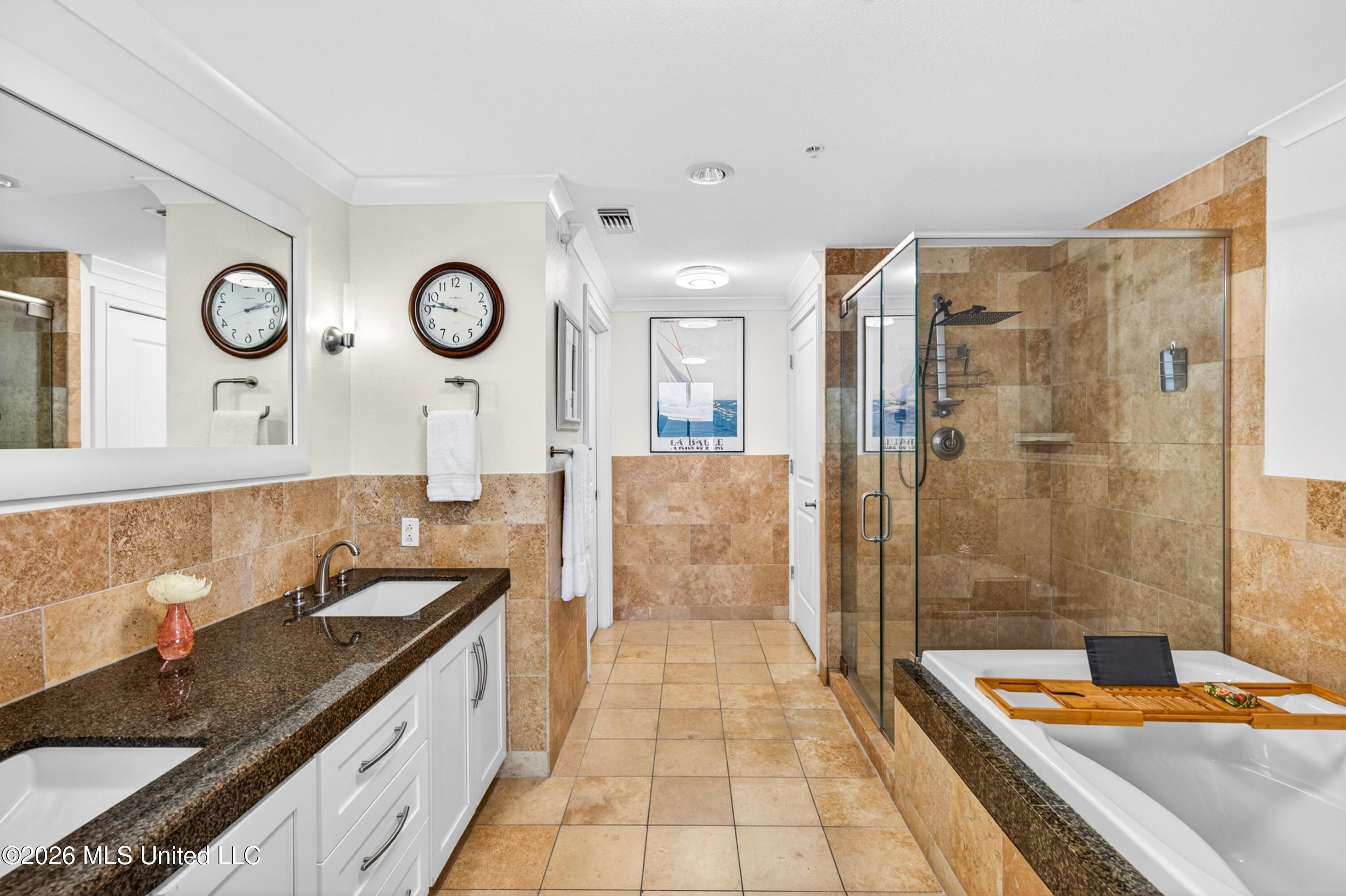 2060 Beach Boulevard Property Photo 15