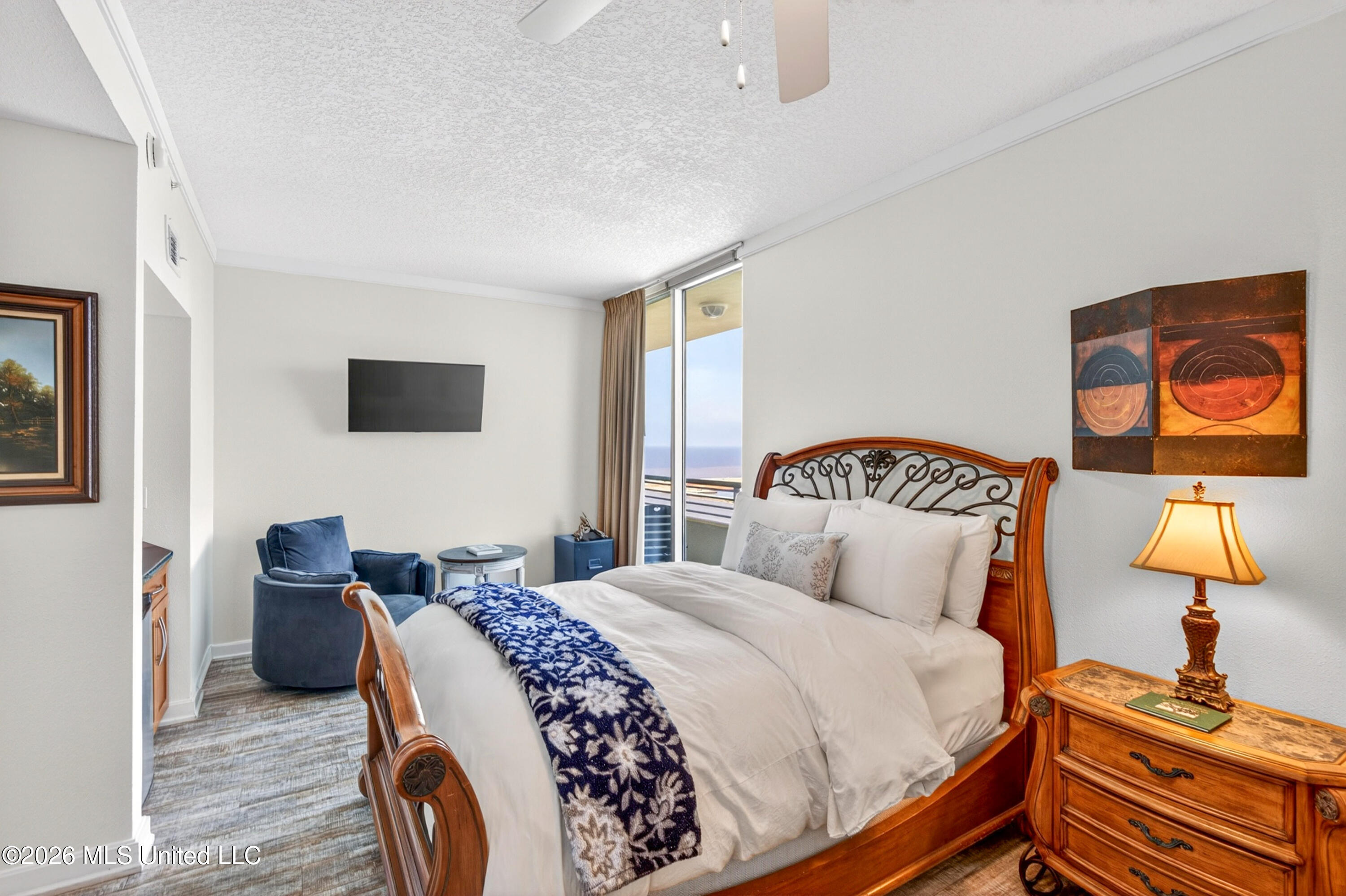 2060 Beach Boulevard Property Photo 17