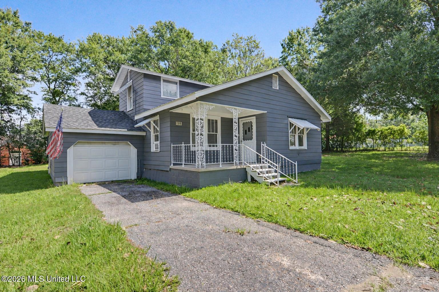 388 Oak Street Property Photo 1