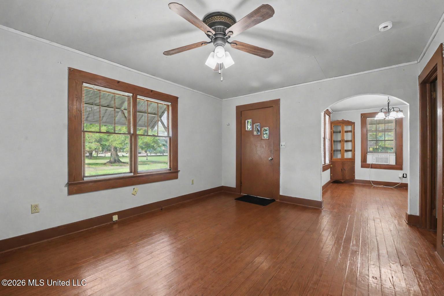 388 Oak Street Property Photo 3