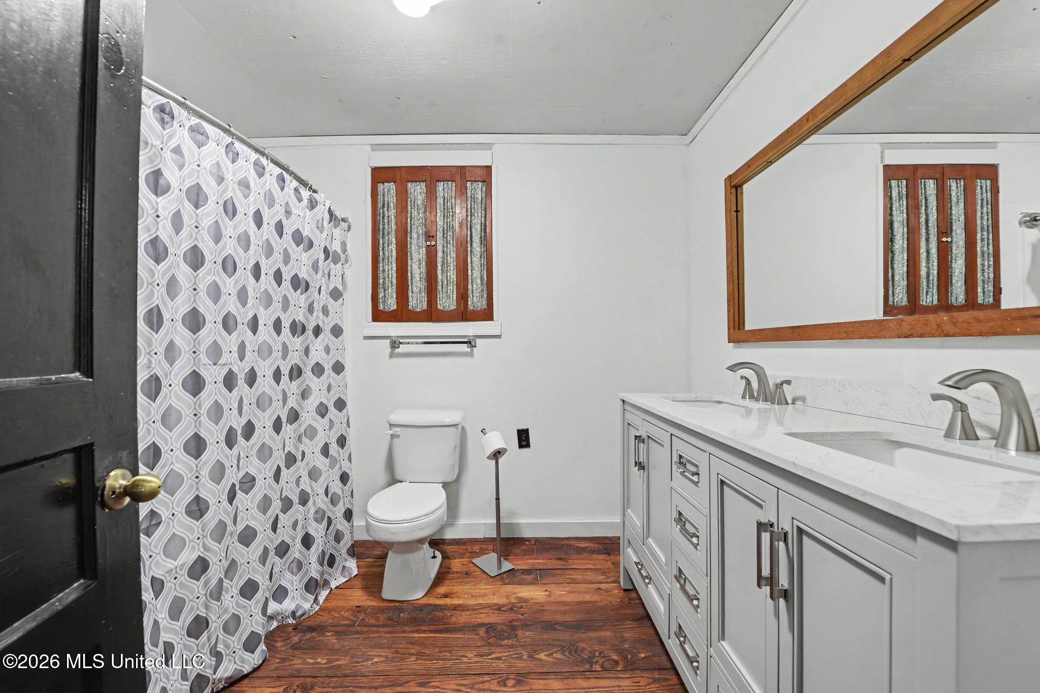 388 Oak Street Property Photo 12