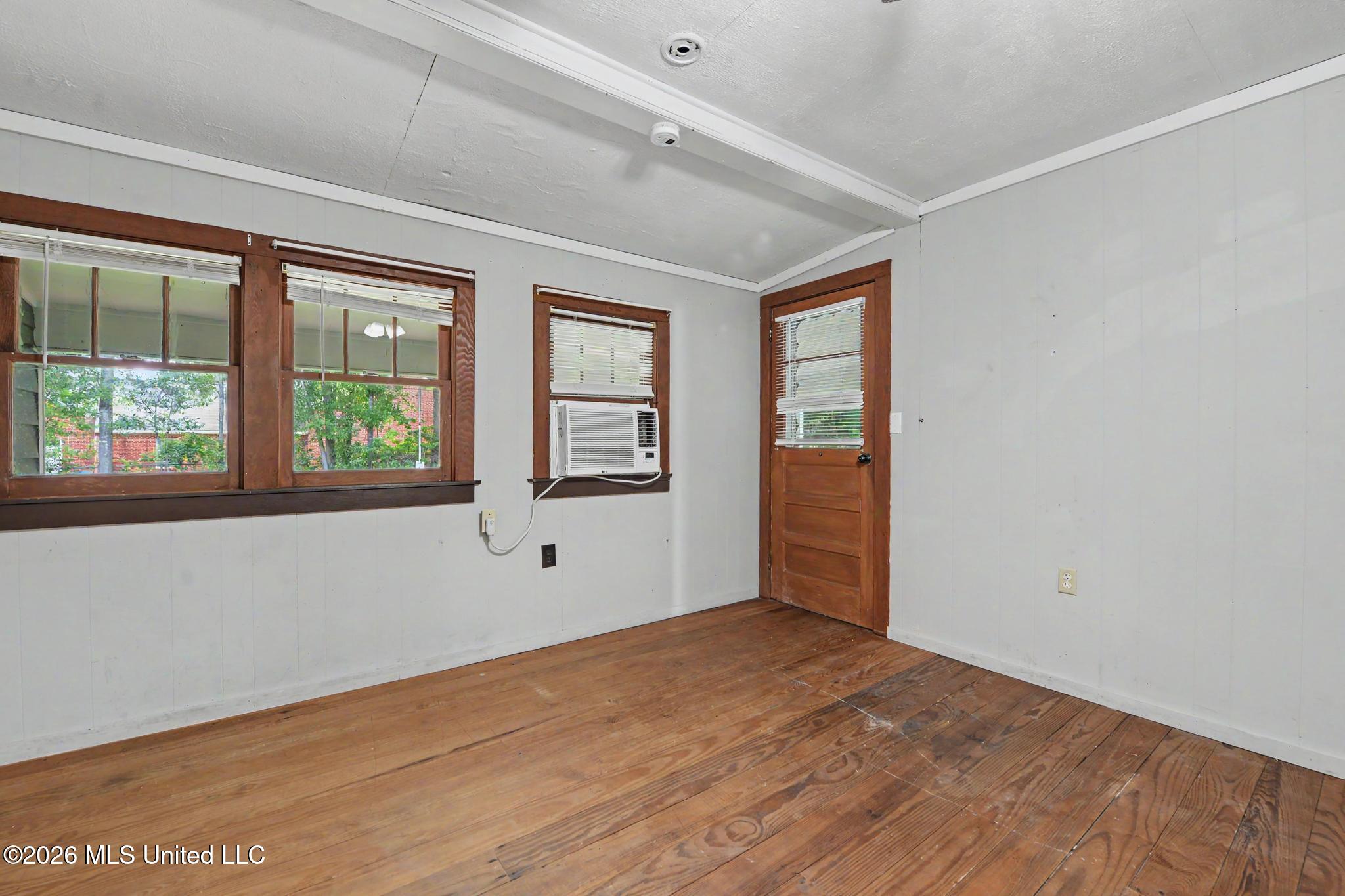 388 Oak Street Property Photo 17