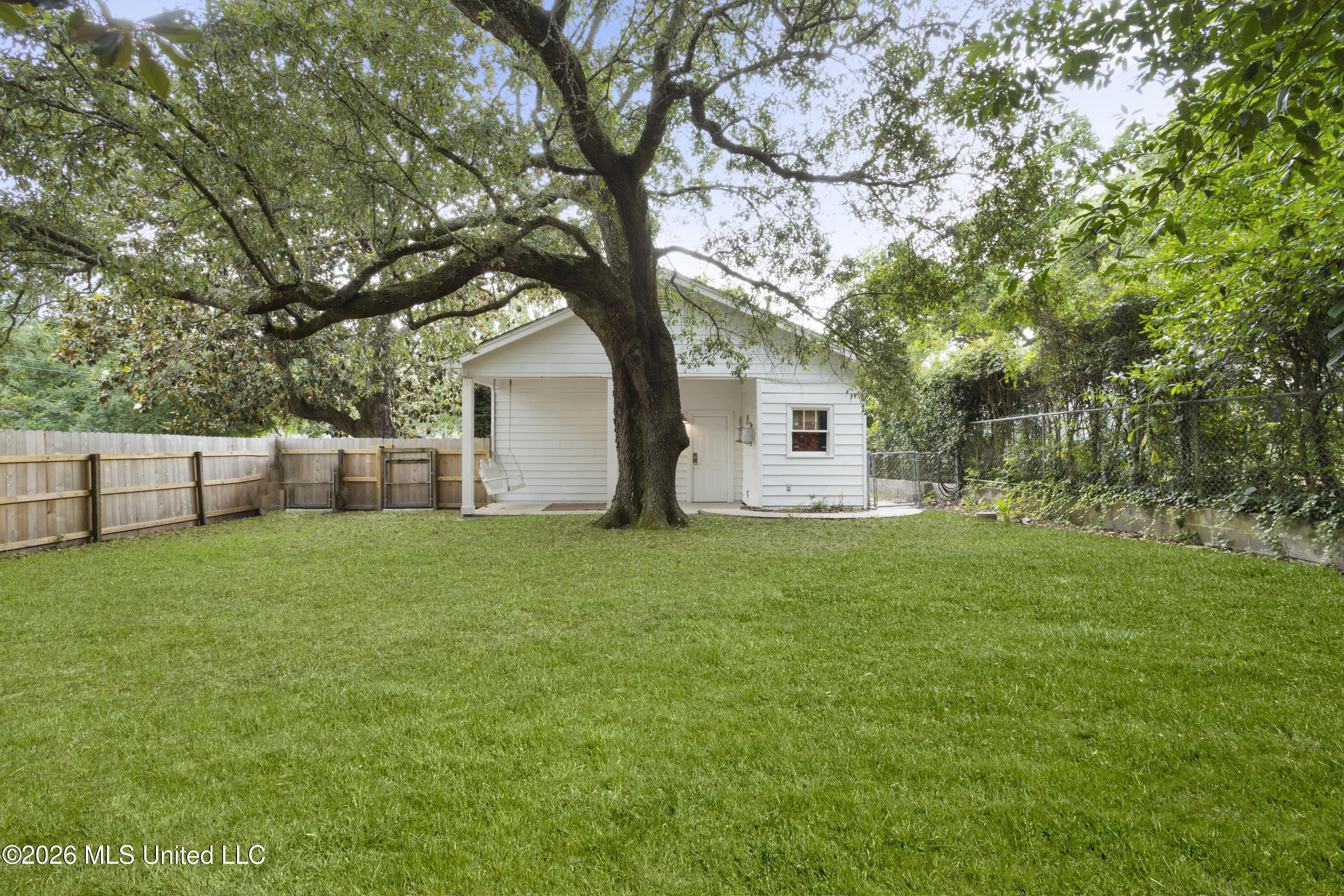 1000 27th Street Property Photo 37