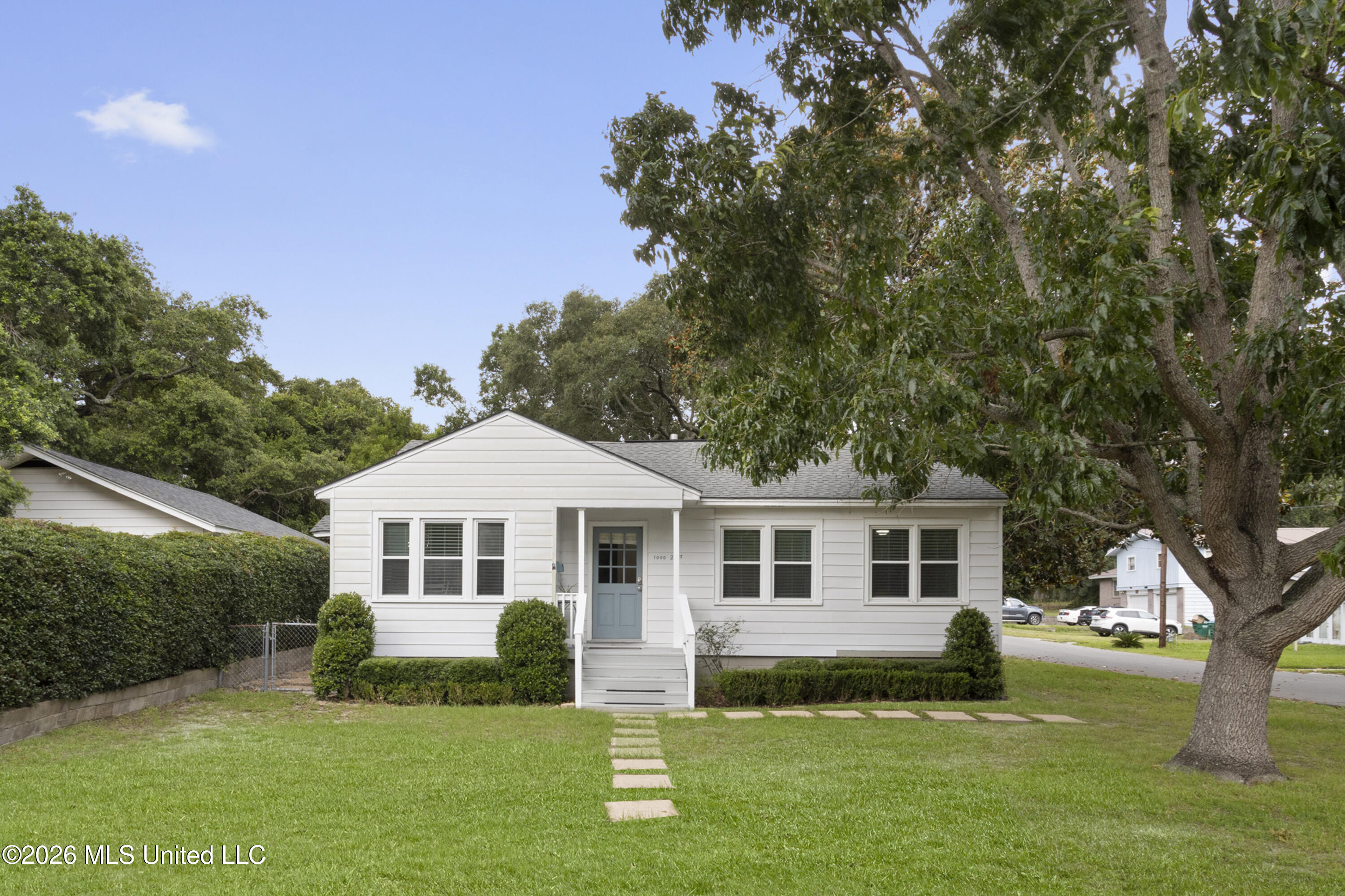1000 27th Street Property Photo 1