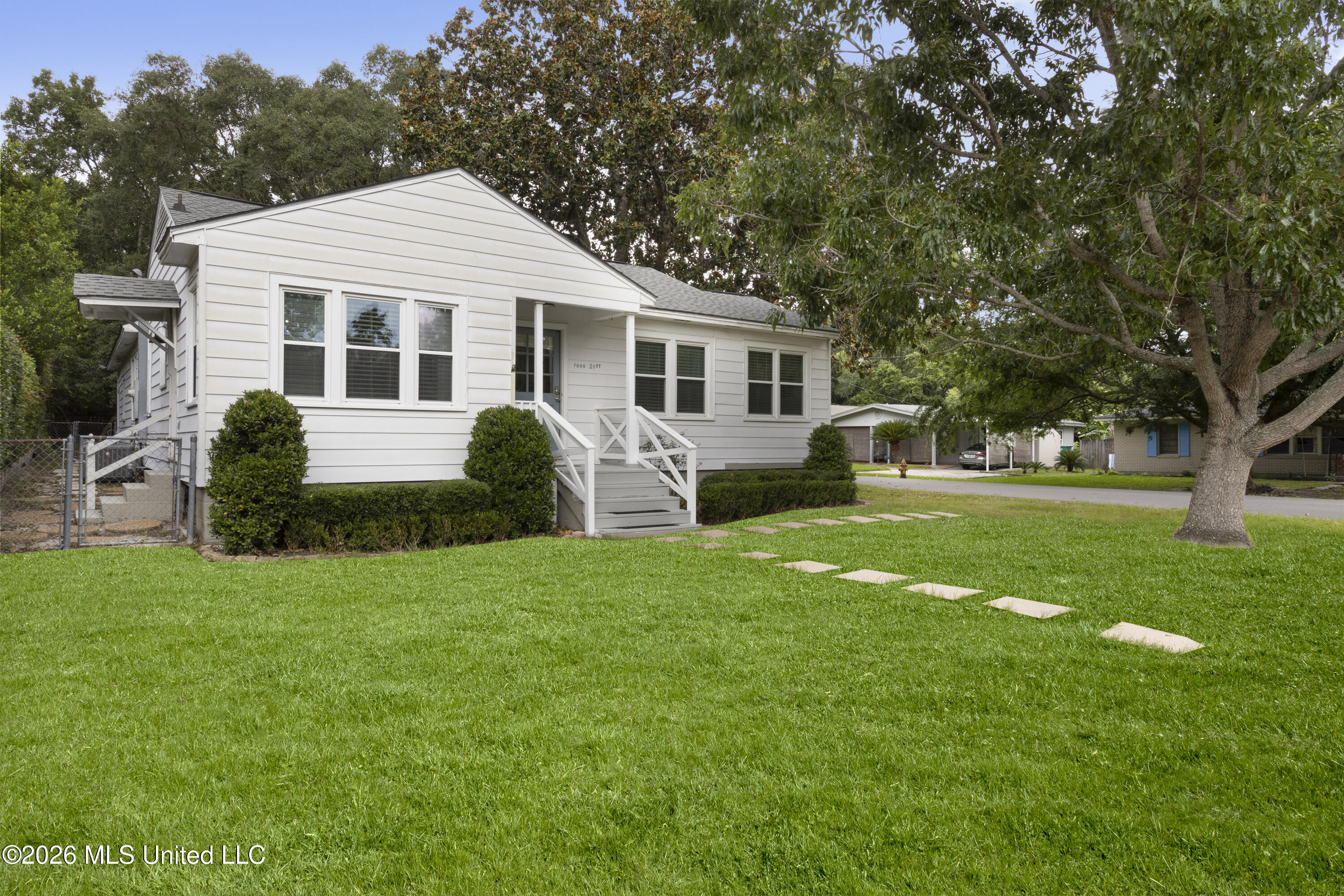 1000 27th Street Property Photo 3