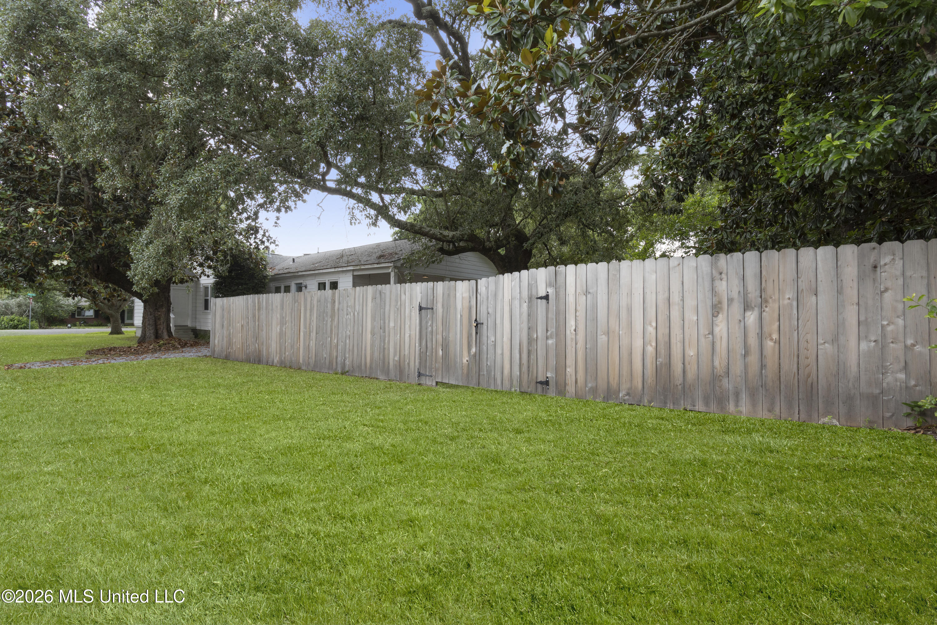 1000 27th Street Property Photo 42