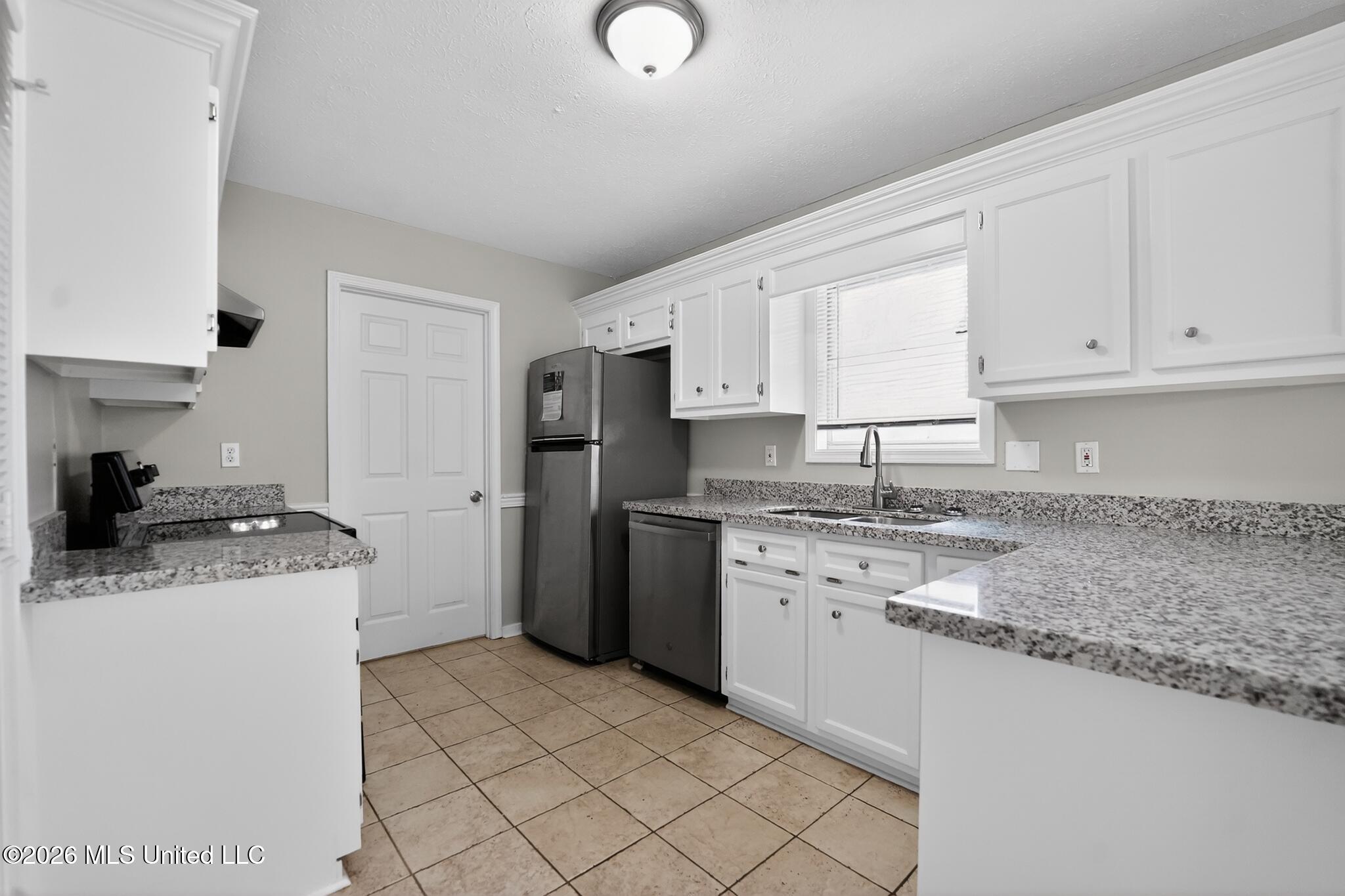 704 Dunleith Lane Property Photo 6