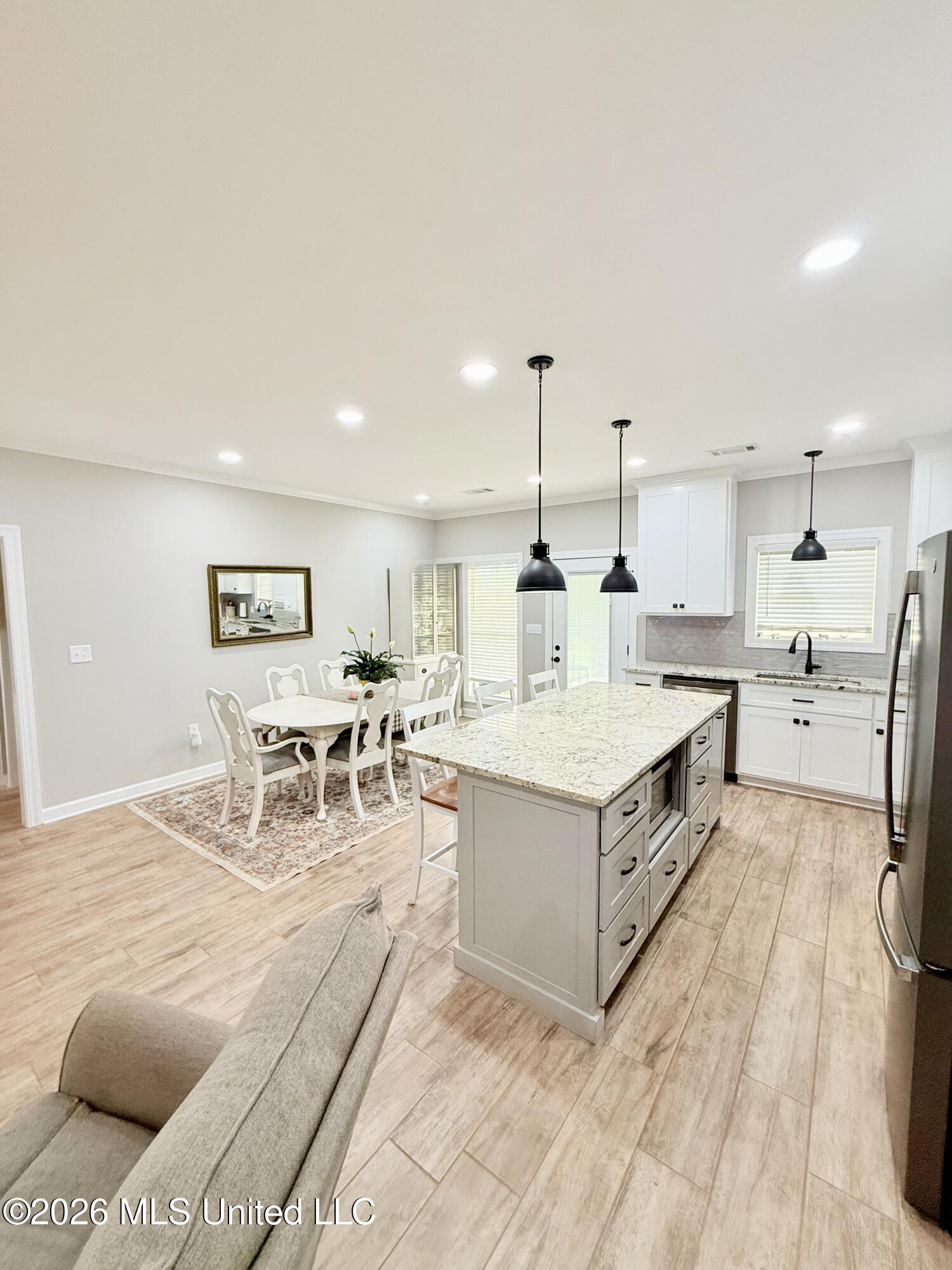 1230 Riverdale Road Property Photo 4