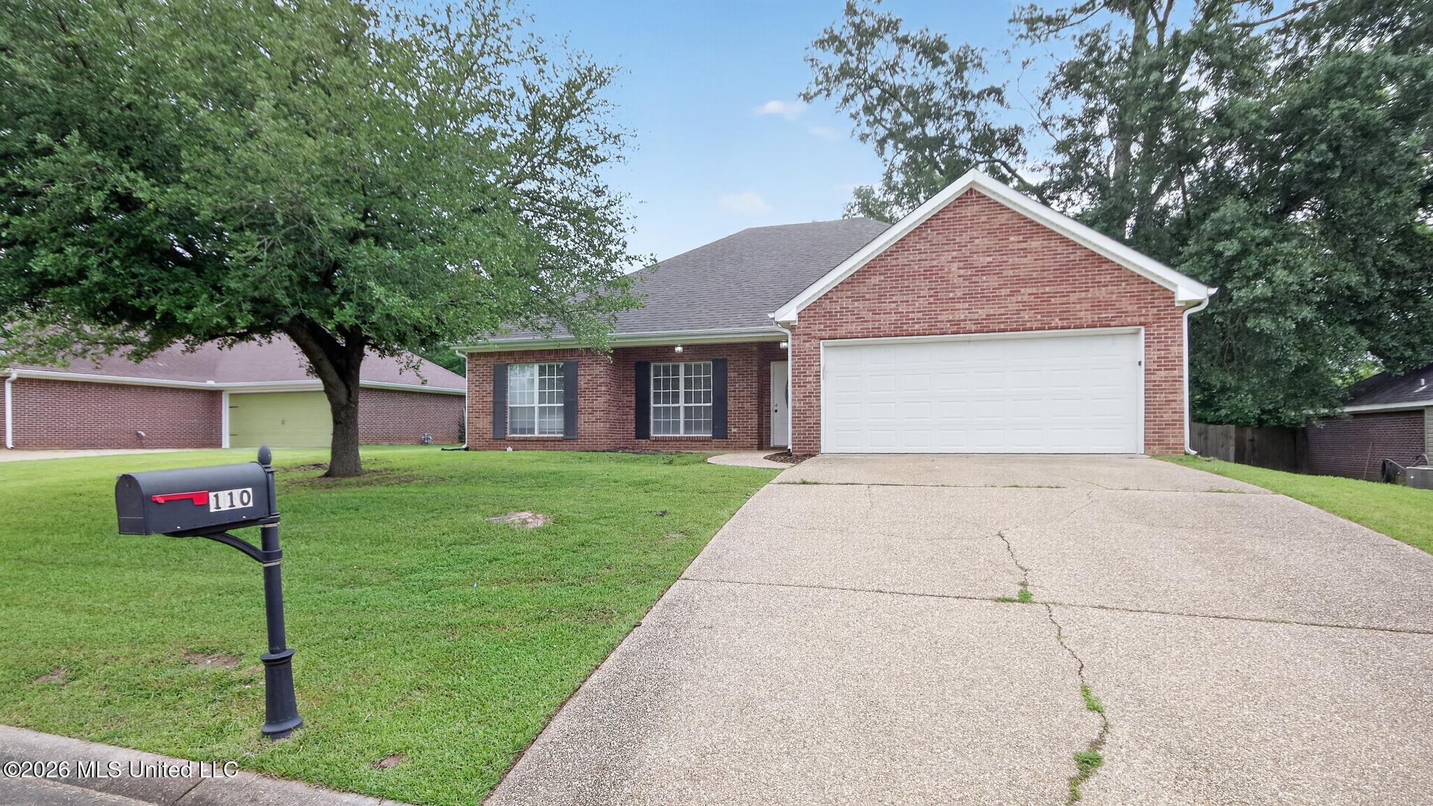 110 Live Oaks Boulevard Property Photo 1