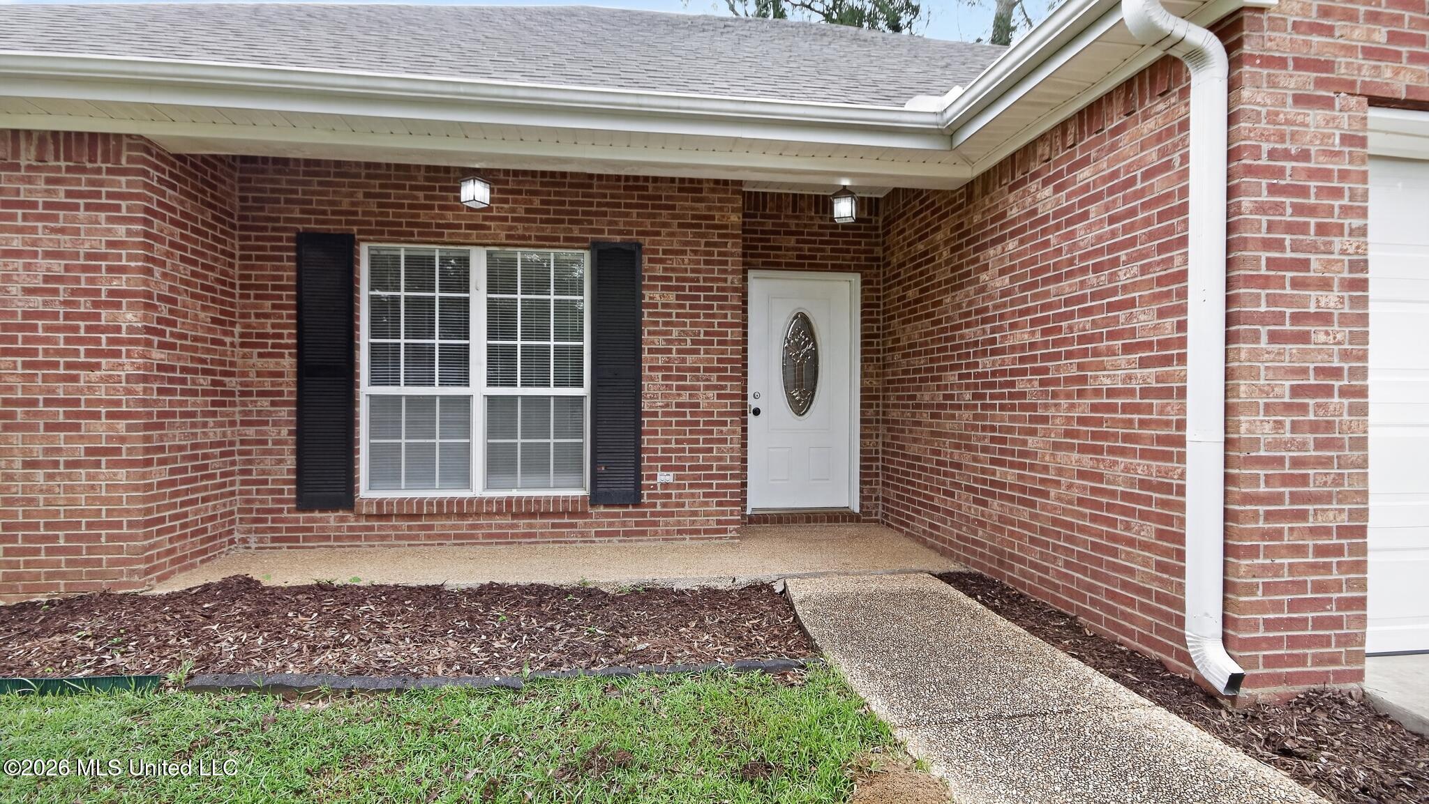 110 Live Oaks Boulevard Property Photo 2