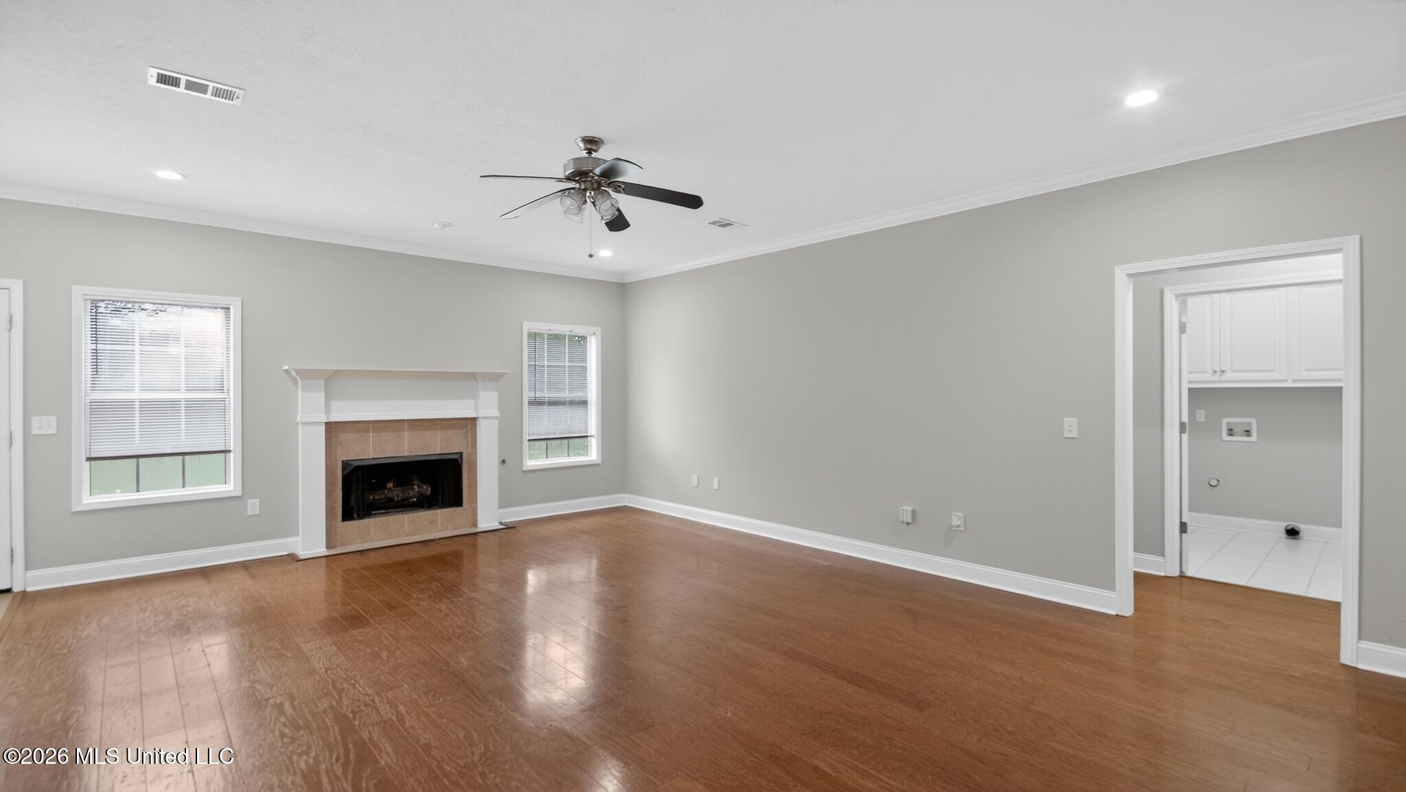 110 Live Oaks Boulevard Property Photo 4