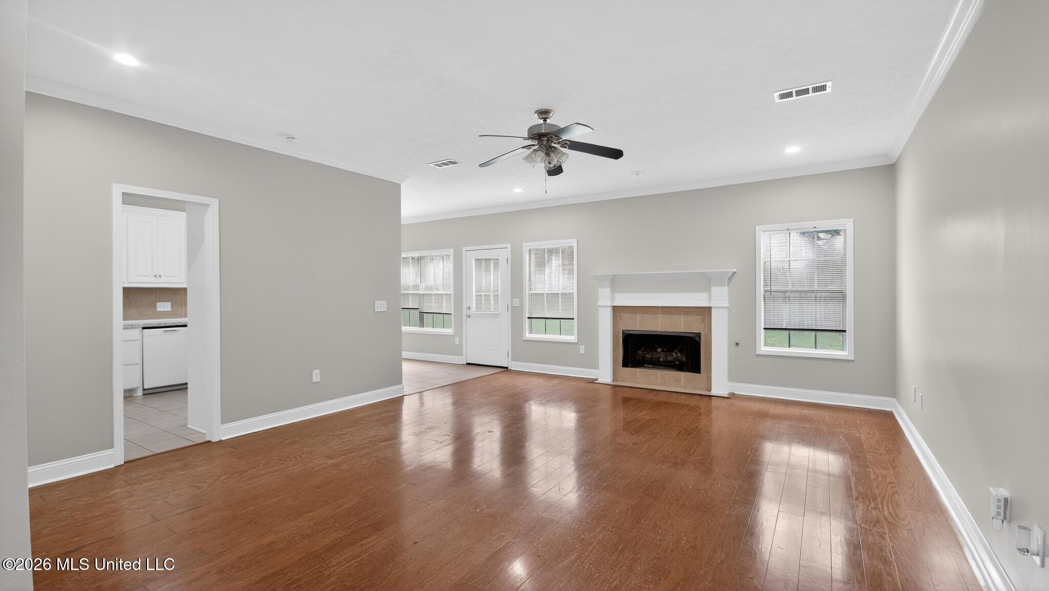 110 Live Oaks Boulevard Property Photo 6