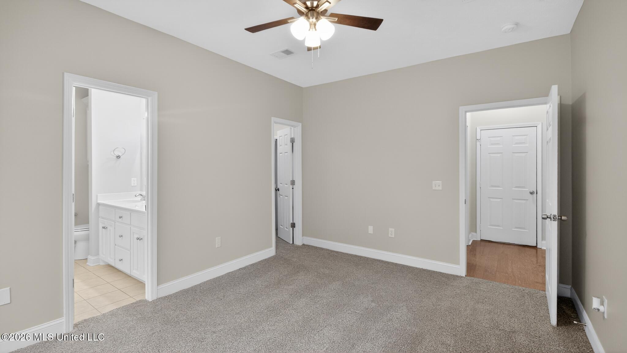 110 Live Oaks Boulevard Property Photo 13