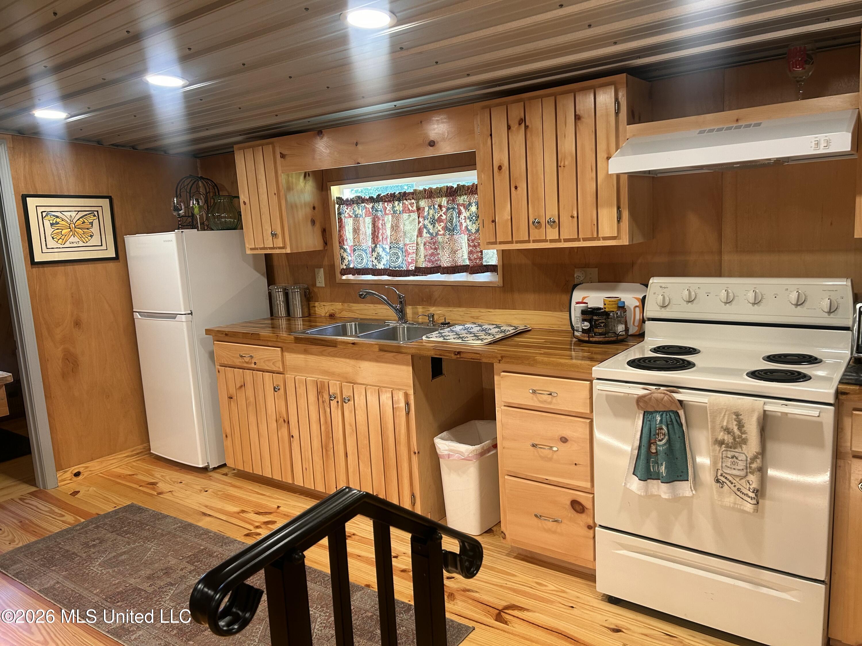 2881 E Wire Road Property Photo 6