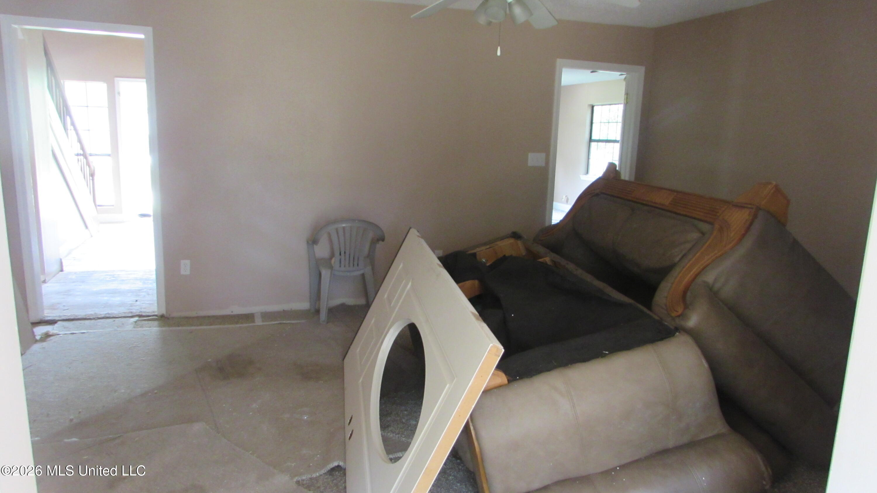14 Greenbriar Drive Property Photo 7