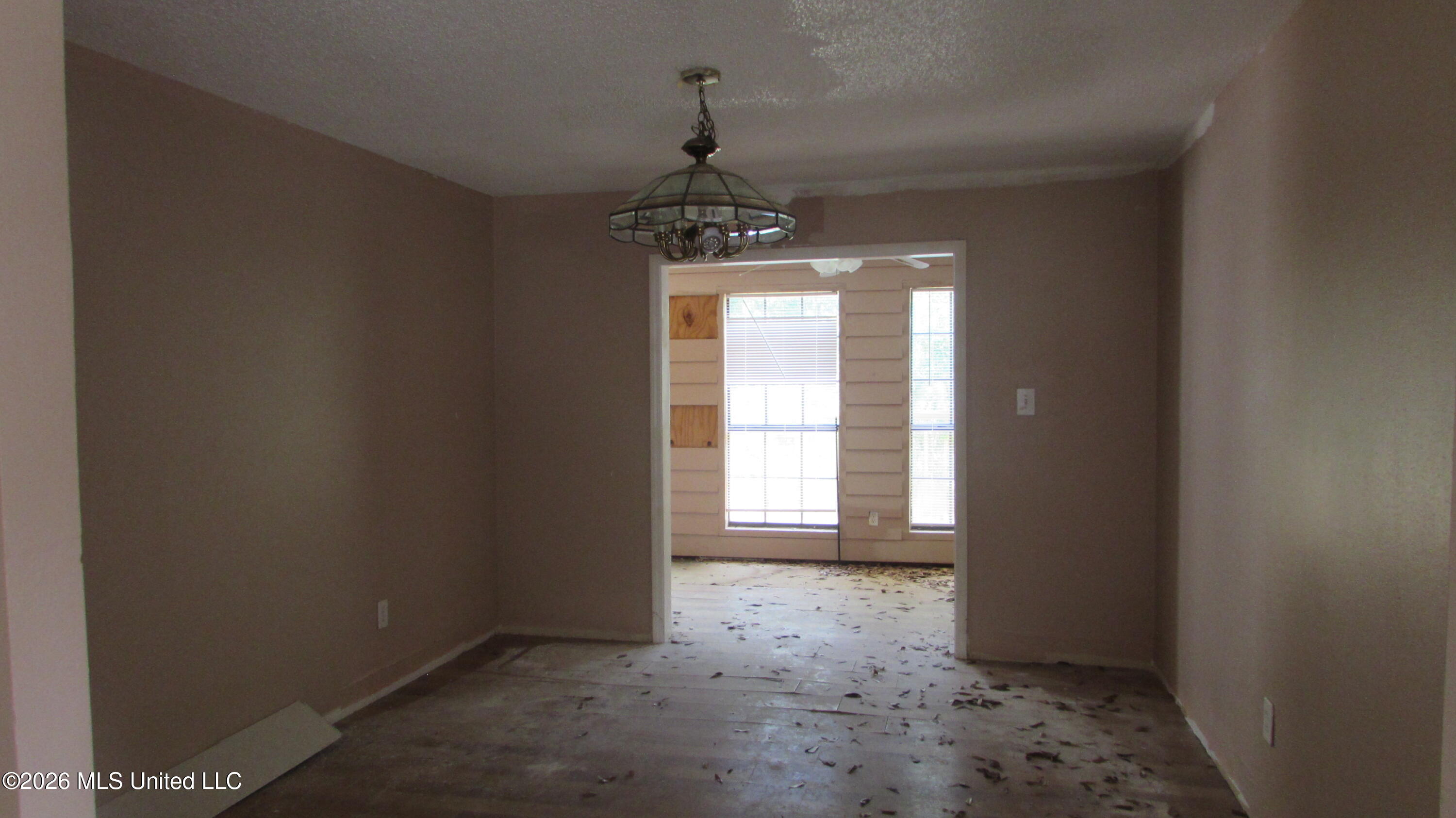 14 Greenbriar Drive Property Photo 9