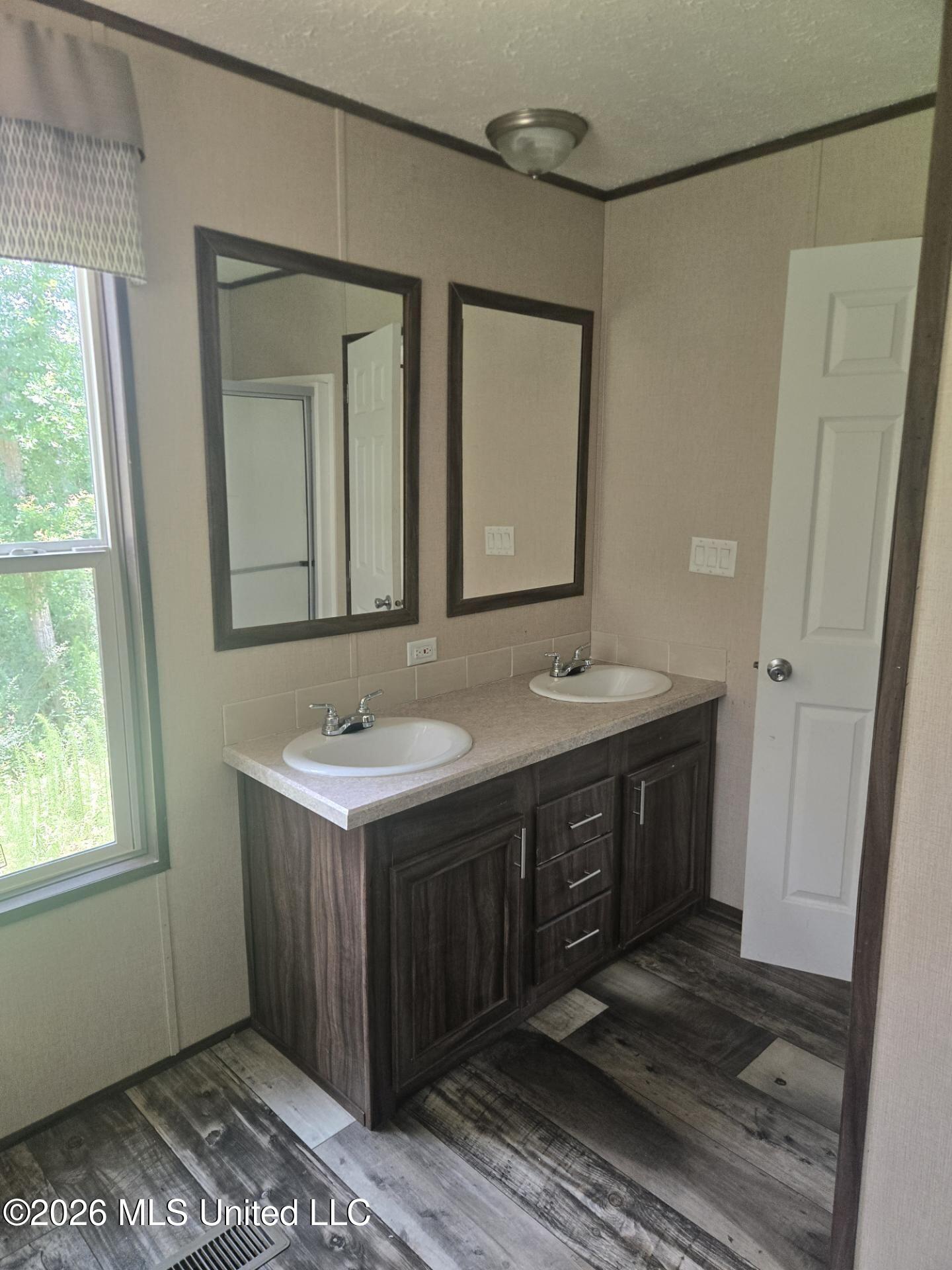 847 Ridge Alley Property Photo 9