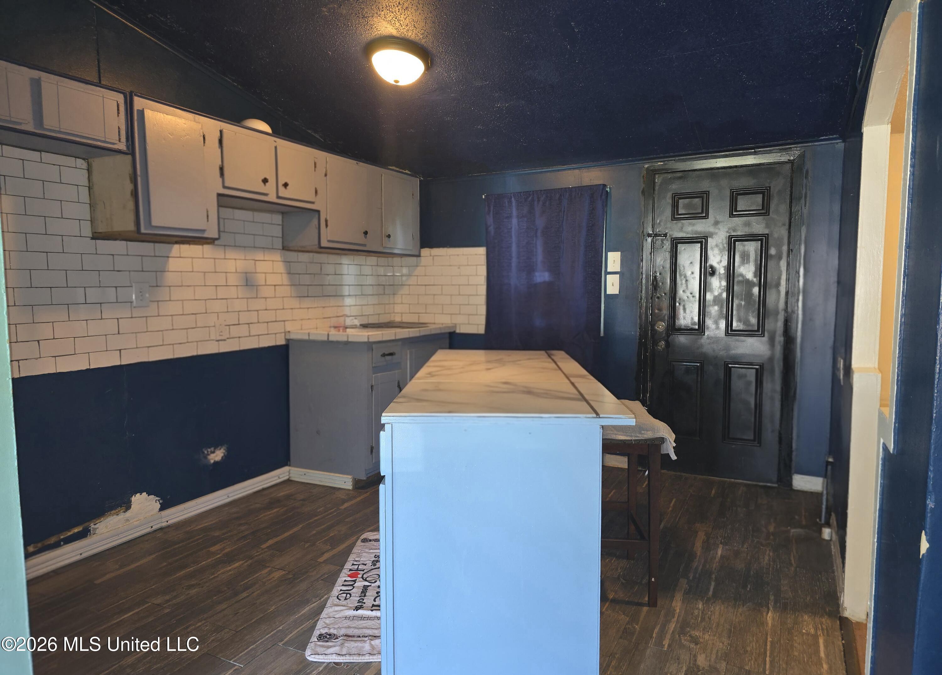 547 N Delta Street Property Photo 4