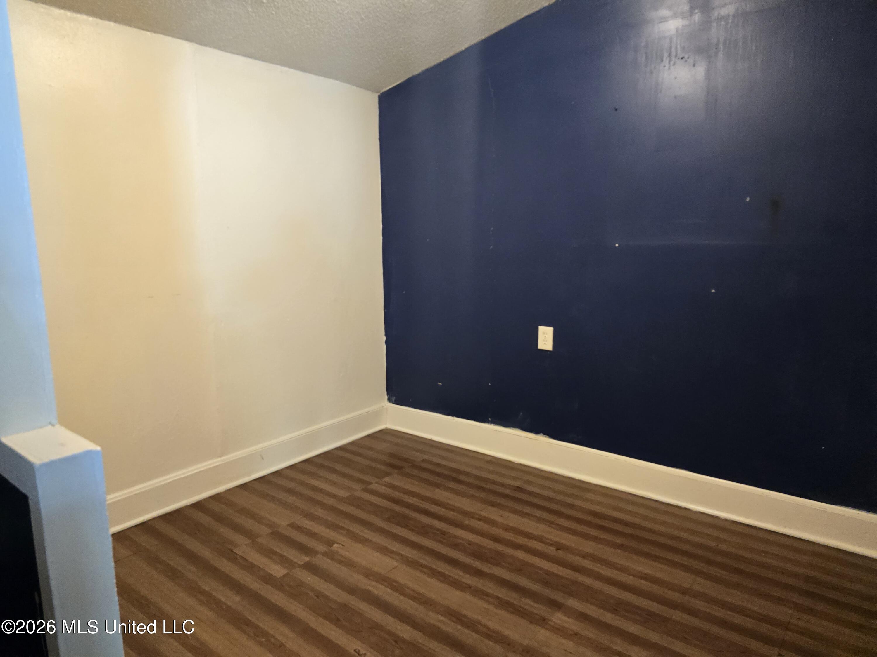 547 N Delta Street Property Photo 5