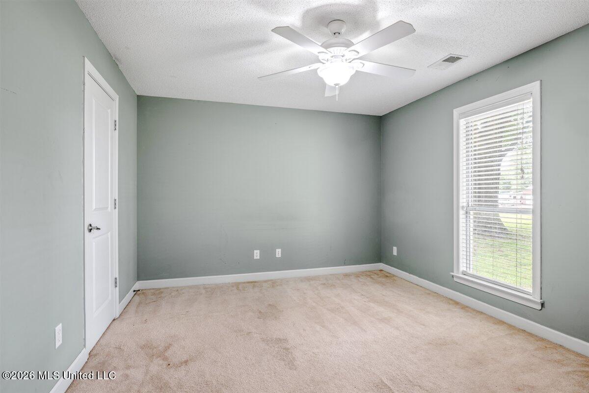 1605 Windy Lane Property Photo 12