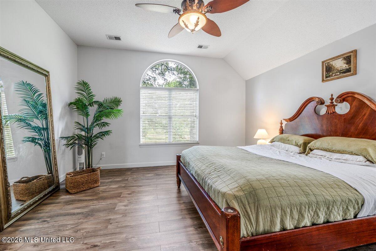 1605 Windy Lane Property Photo 14