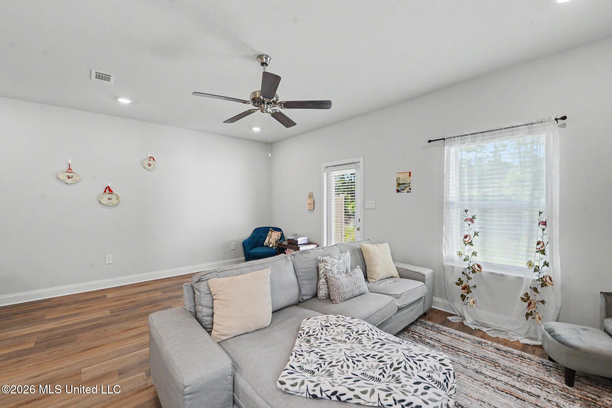 7845 Reagan Court Property Photo 4