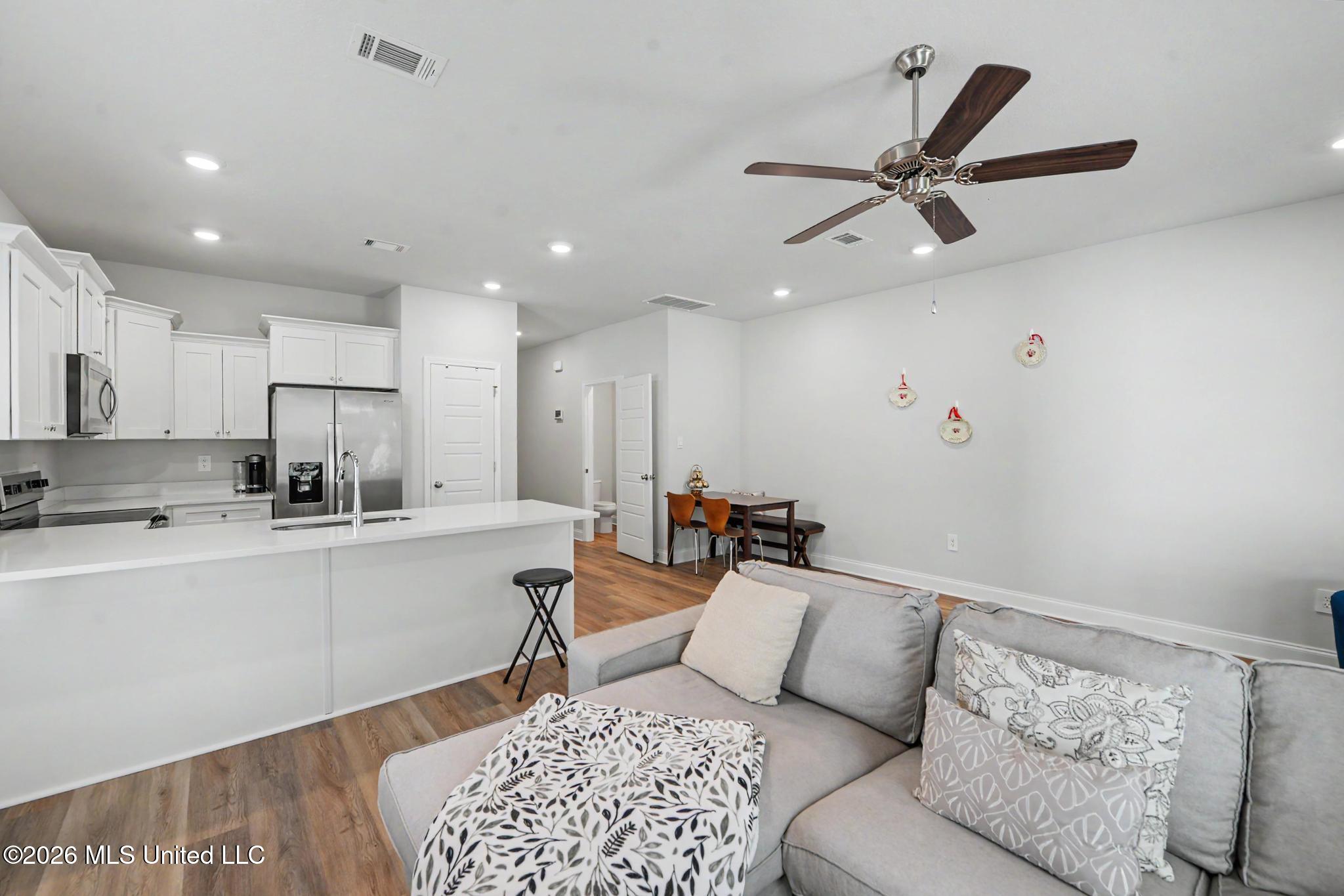 7845 Reagan Court Property Photo 5