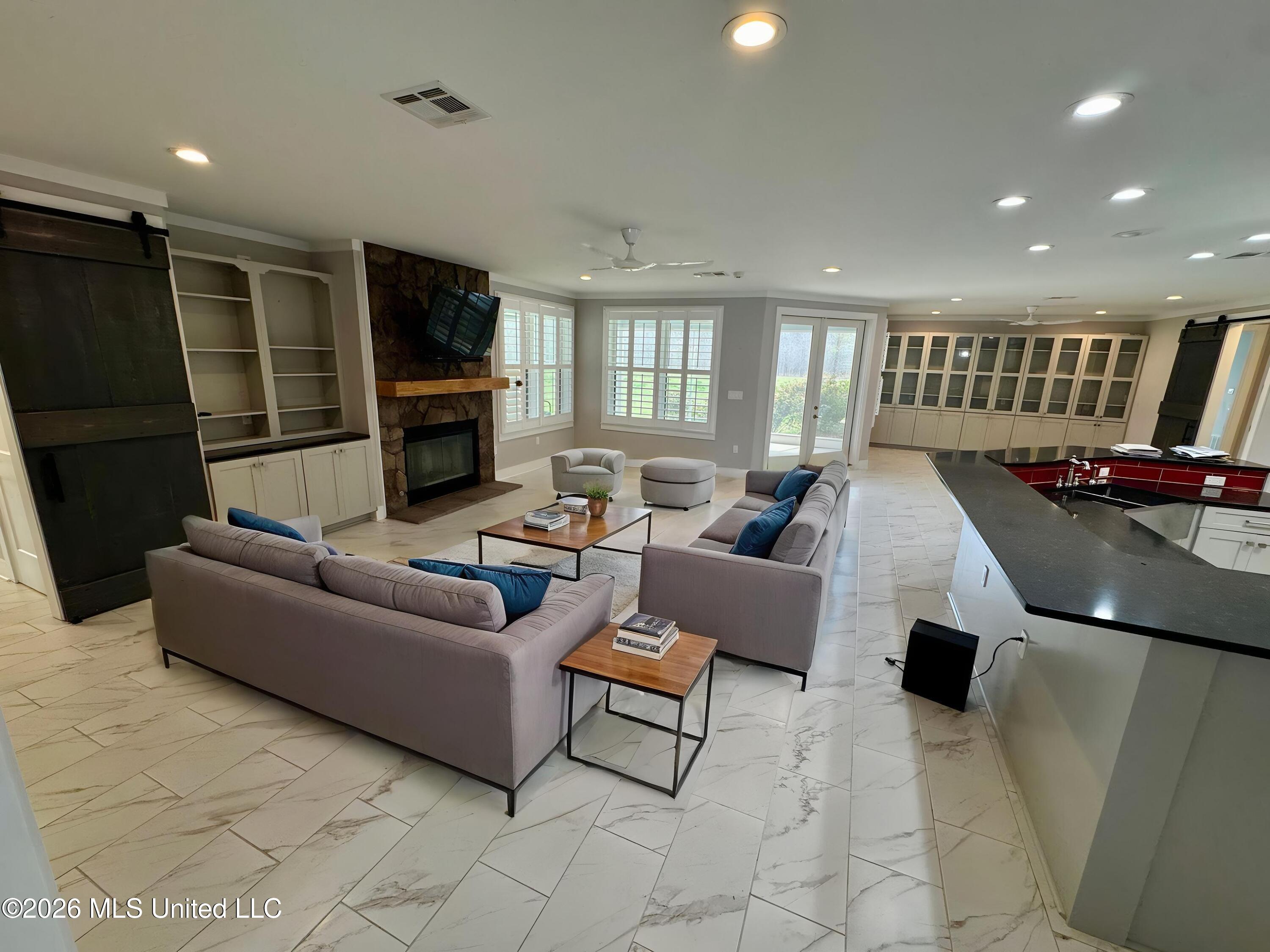374 Fox Road Property Photo 5