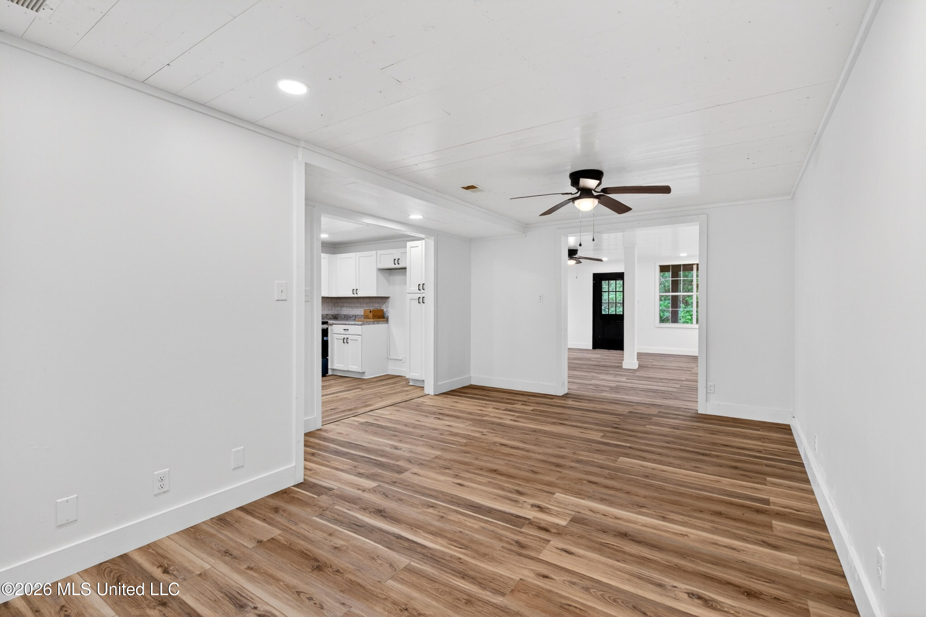 15706 57 Highway Property Photo 9