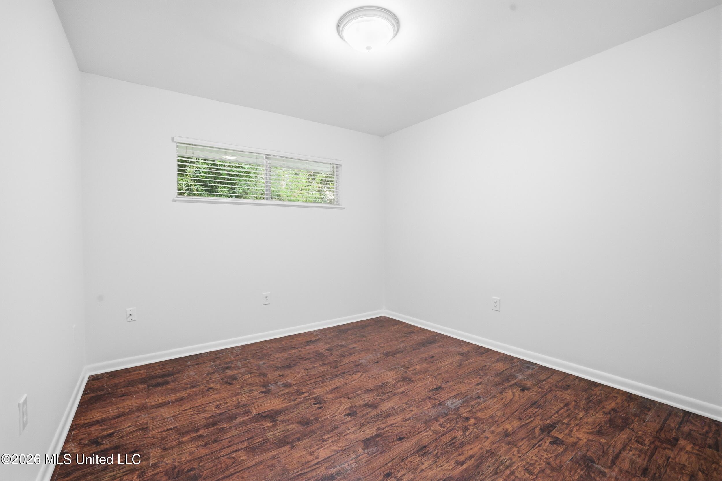 965 E Second Street Property Photo 24