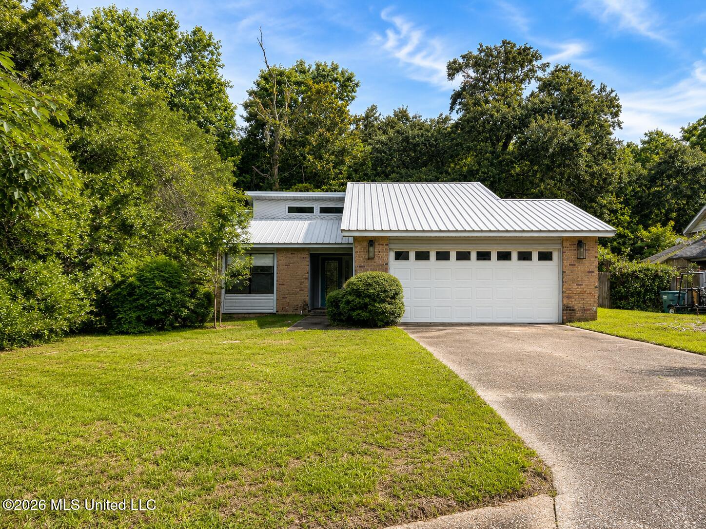3119 Breezy Hill Lane Property Photo 1