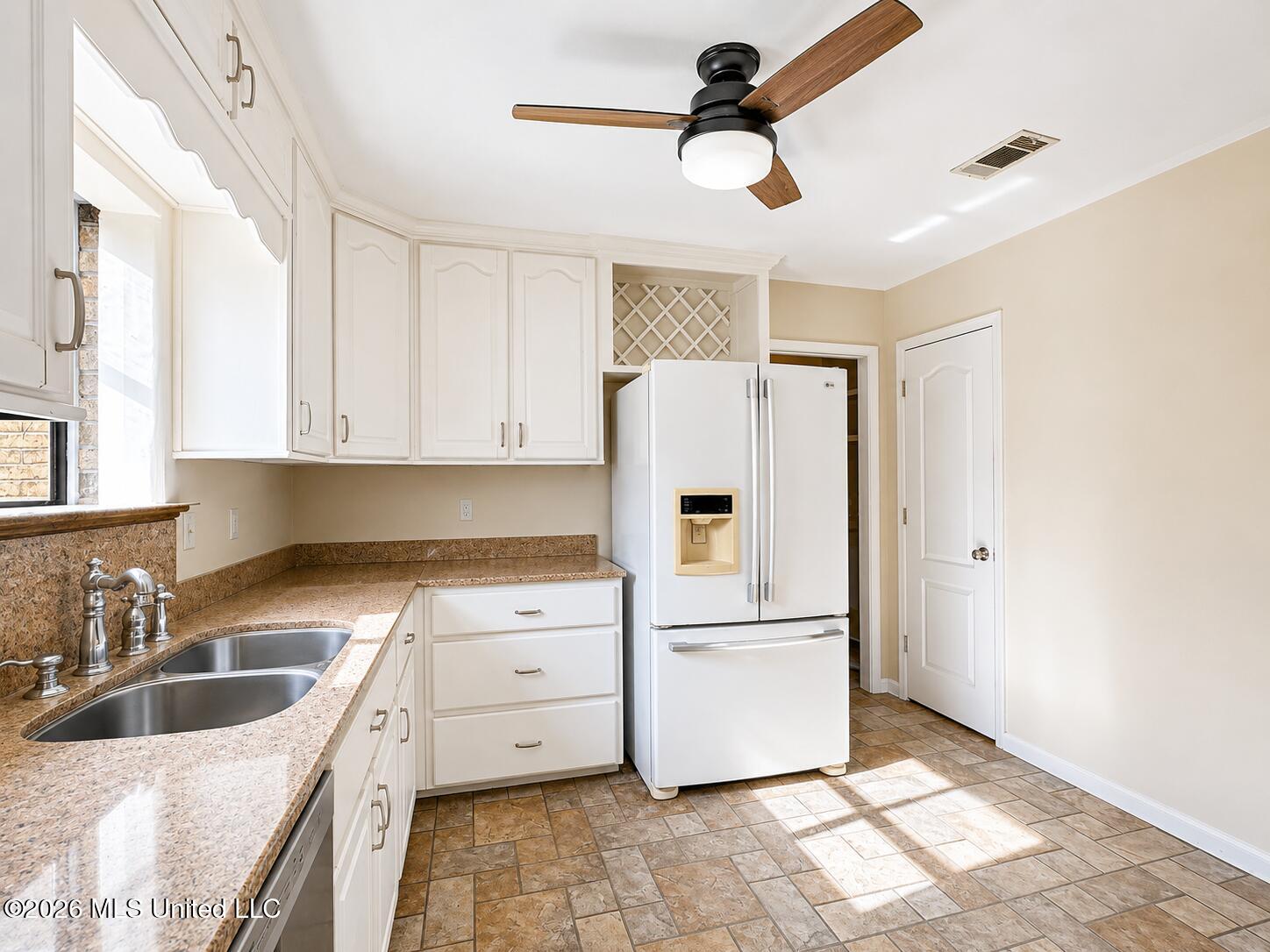 3119 Breezy Hill Lane Property Photo 3