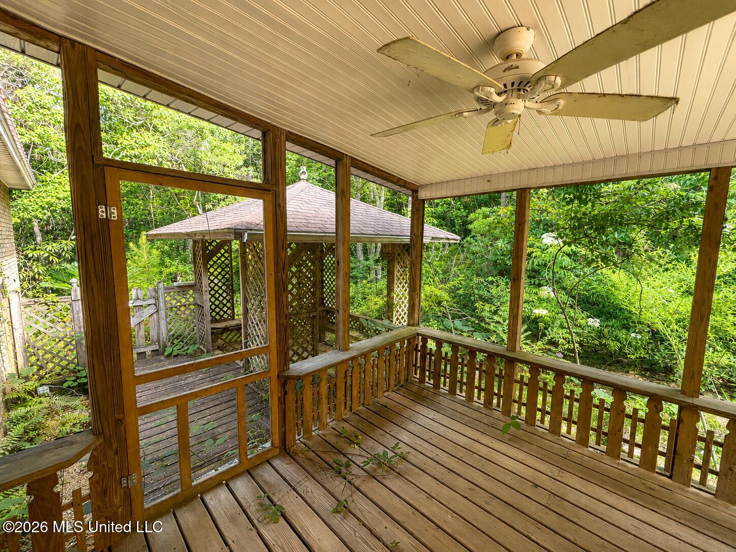 3119 Breezy Hill Lane Property Photo 8