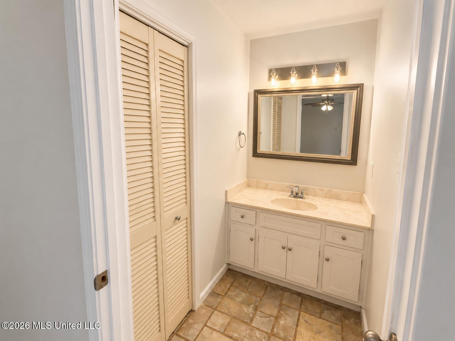 3119 Breezy Hill Lane Property Photo 11