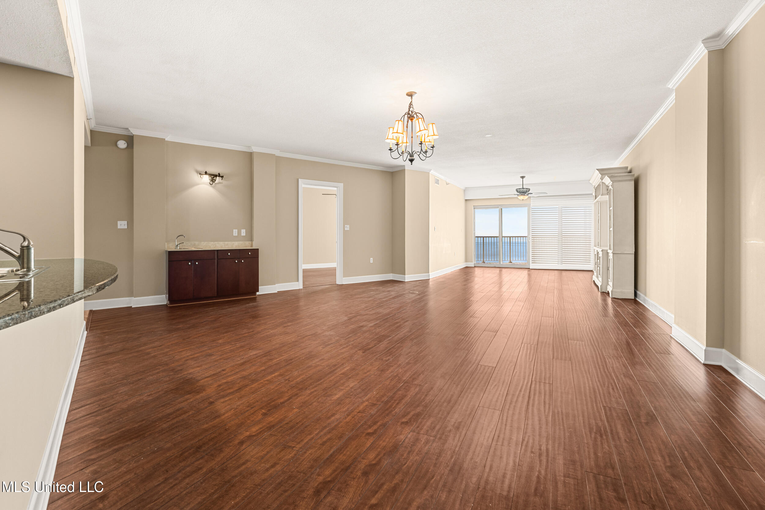 1899 Beach Boulevard Property Photo 9