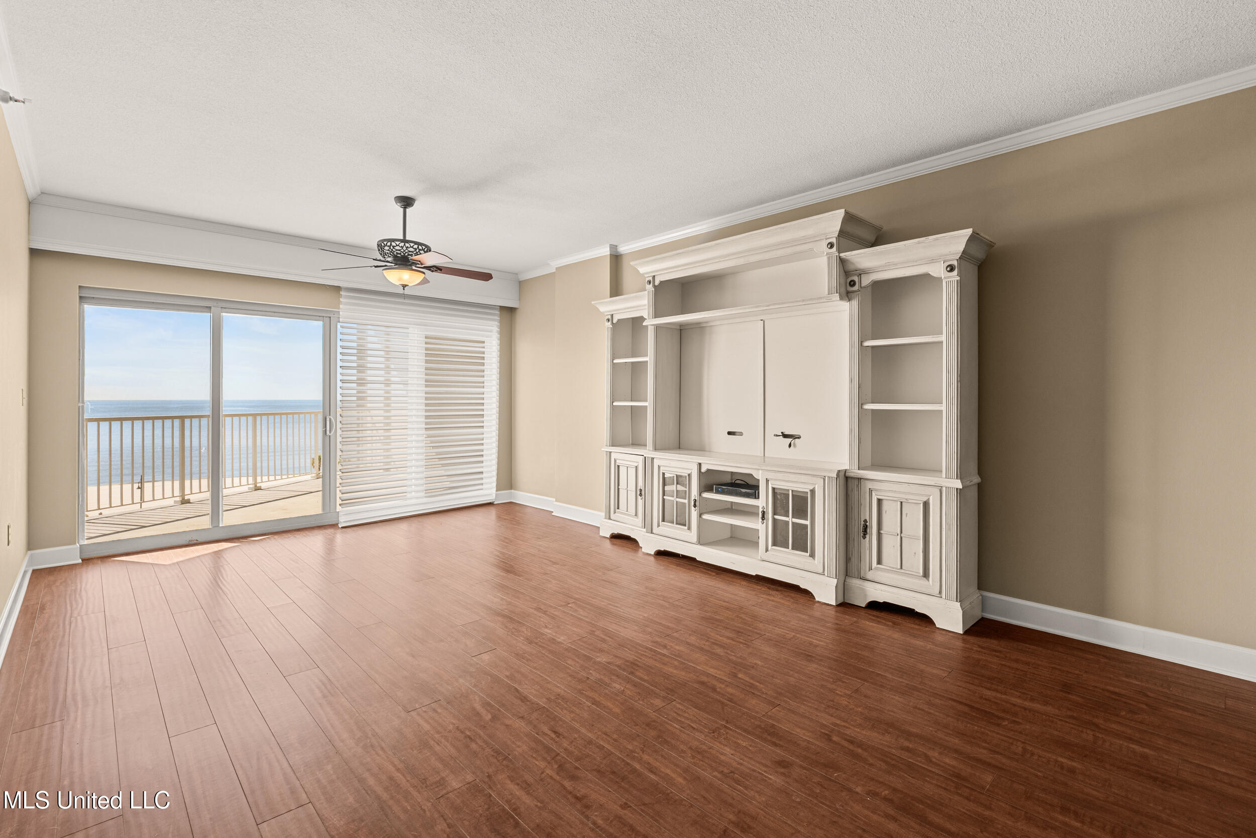 1899 Beach Boulevard Property Photo 11