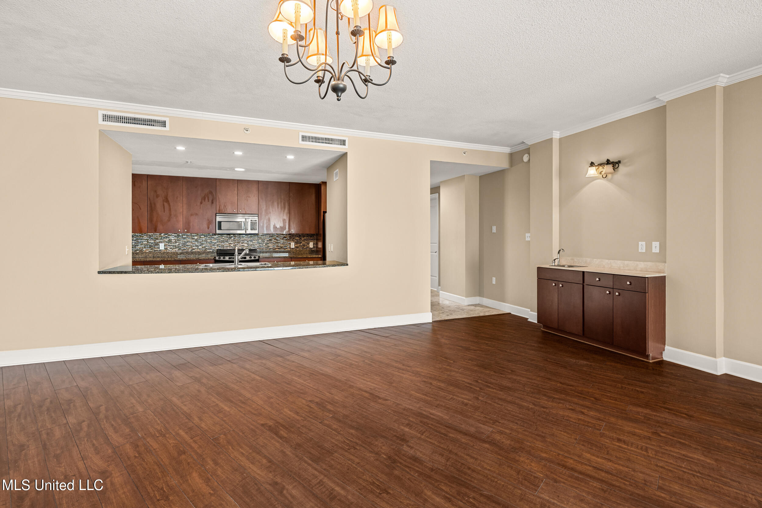 1899 Beach Boulevard Property Photo 16