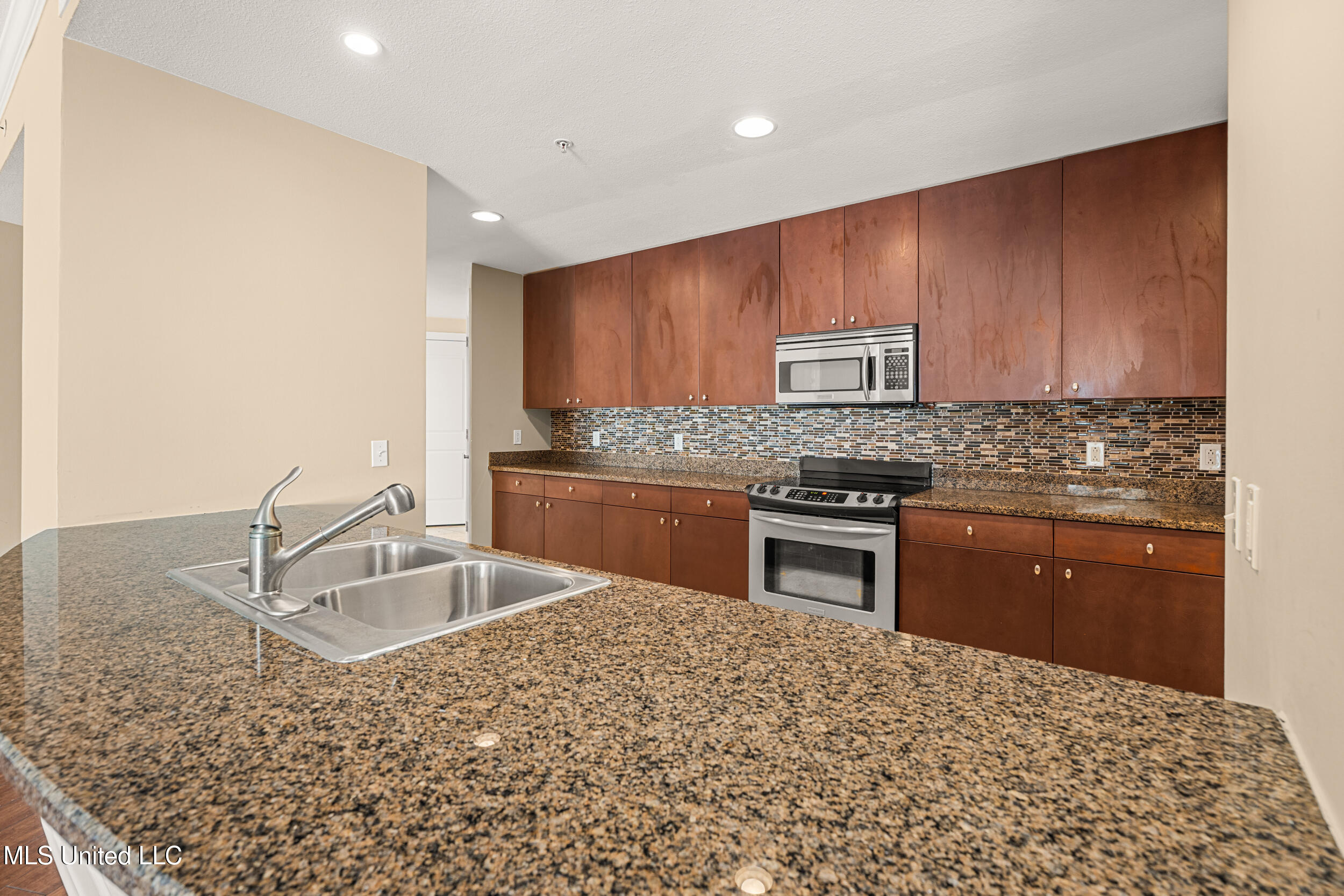 1899 Beach Boulevard Property Photo 19