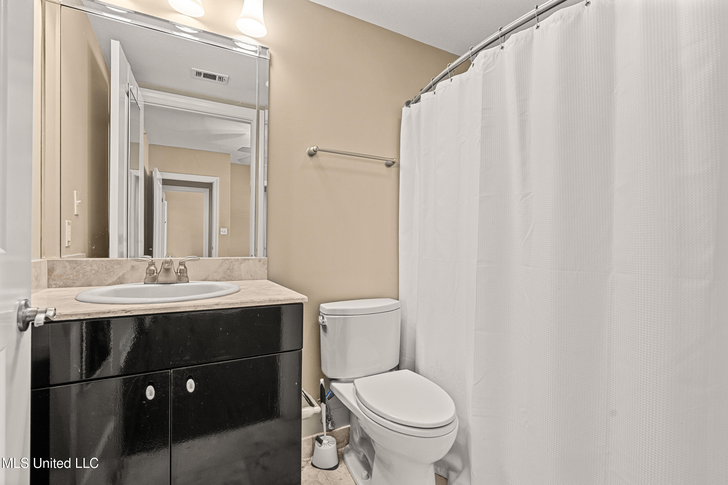 1899 Beach Boulevard Property Photo 38