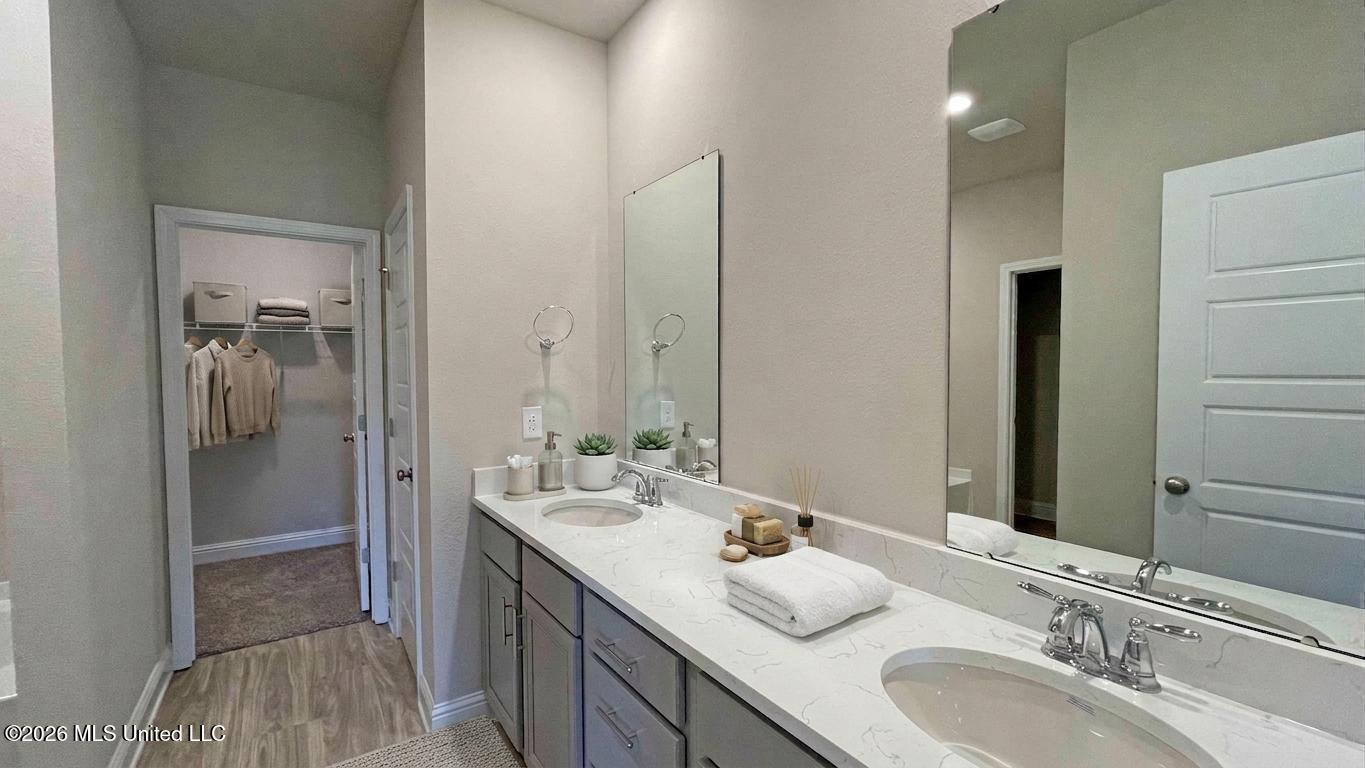 307 Castlewood Circle Property Photo 6