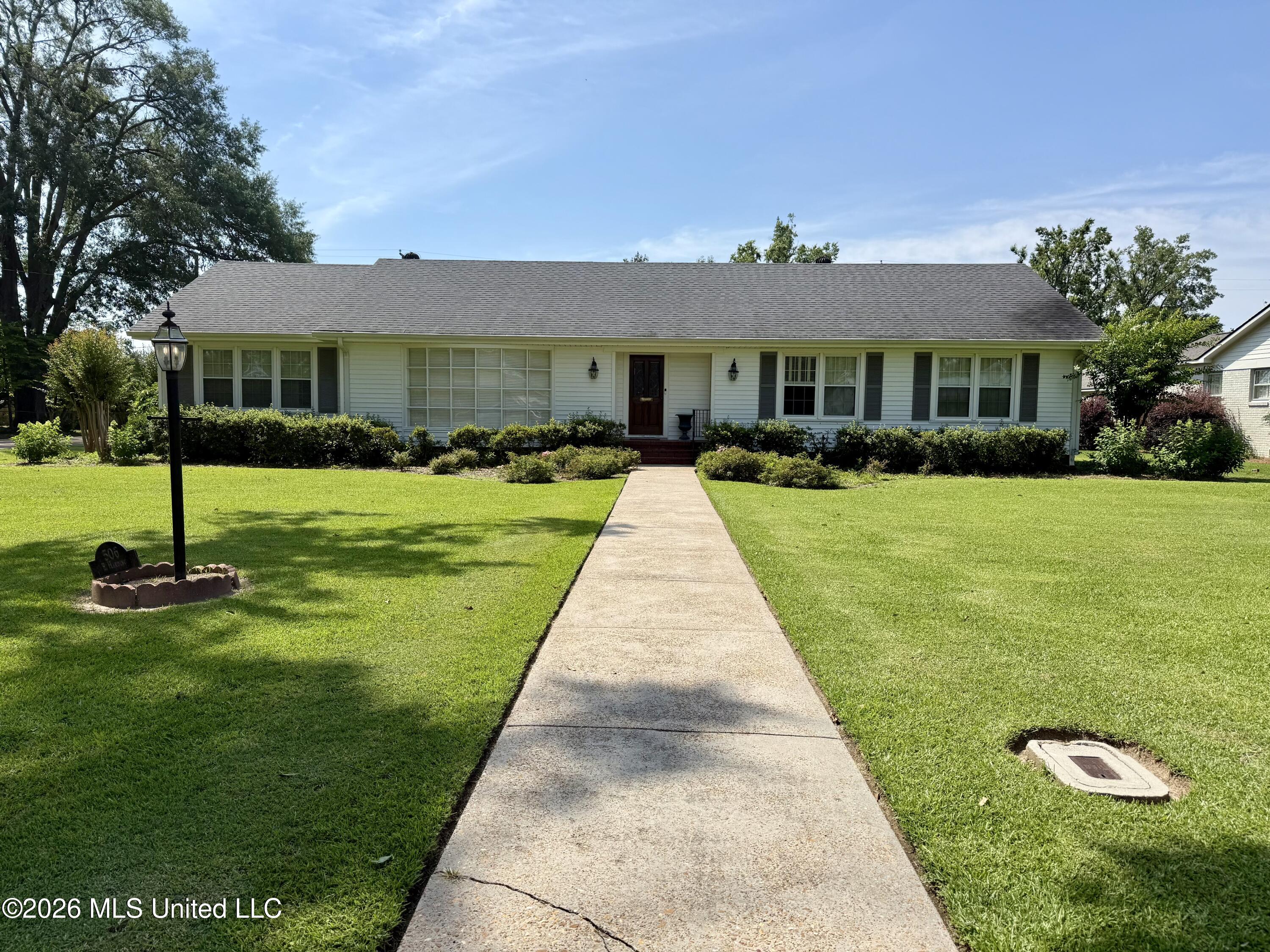 506 E Harding Avenue Property Photo 1