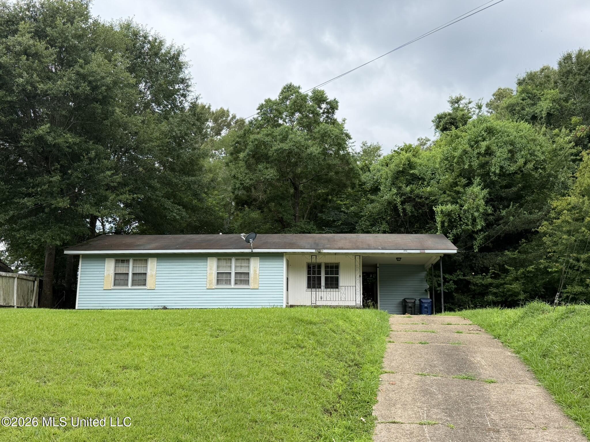 204 Holly Drive Property Photo 1