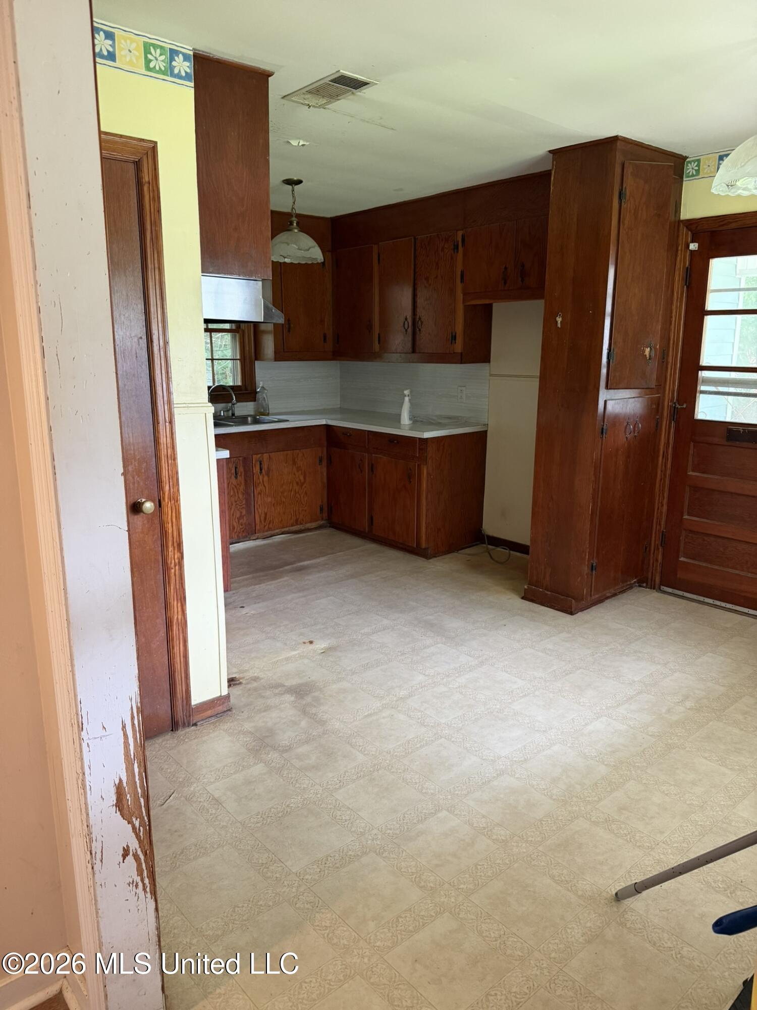 204 Holly Drive Property Photo 4