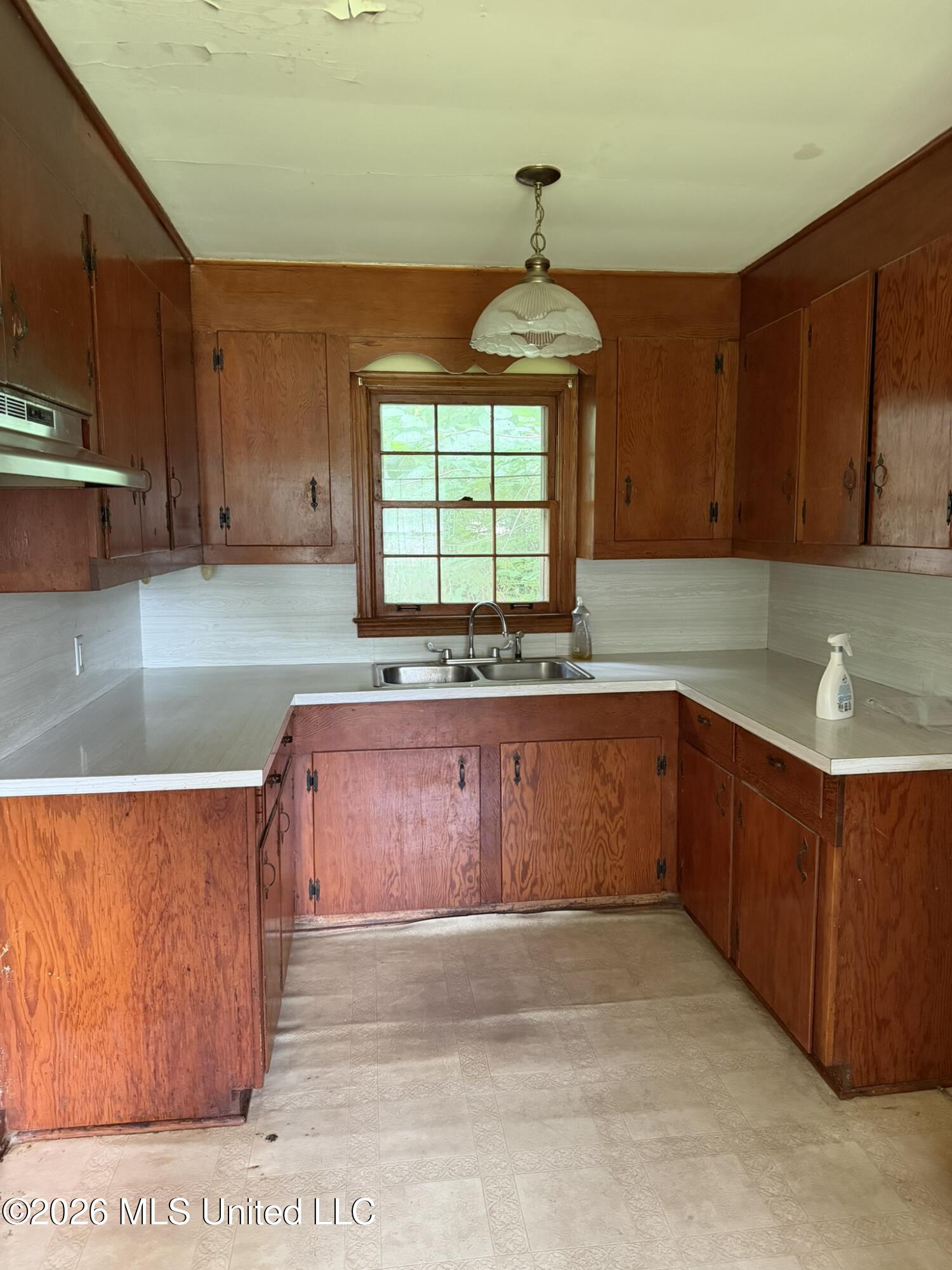 204 Holly Drive Property Photo 5