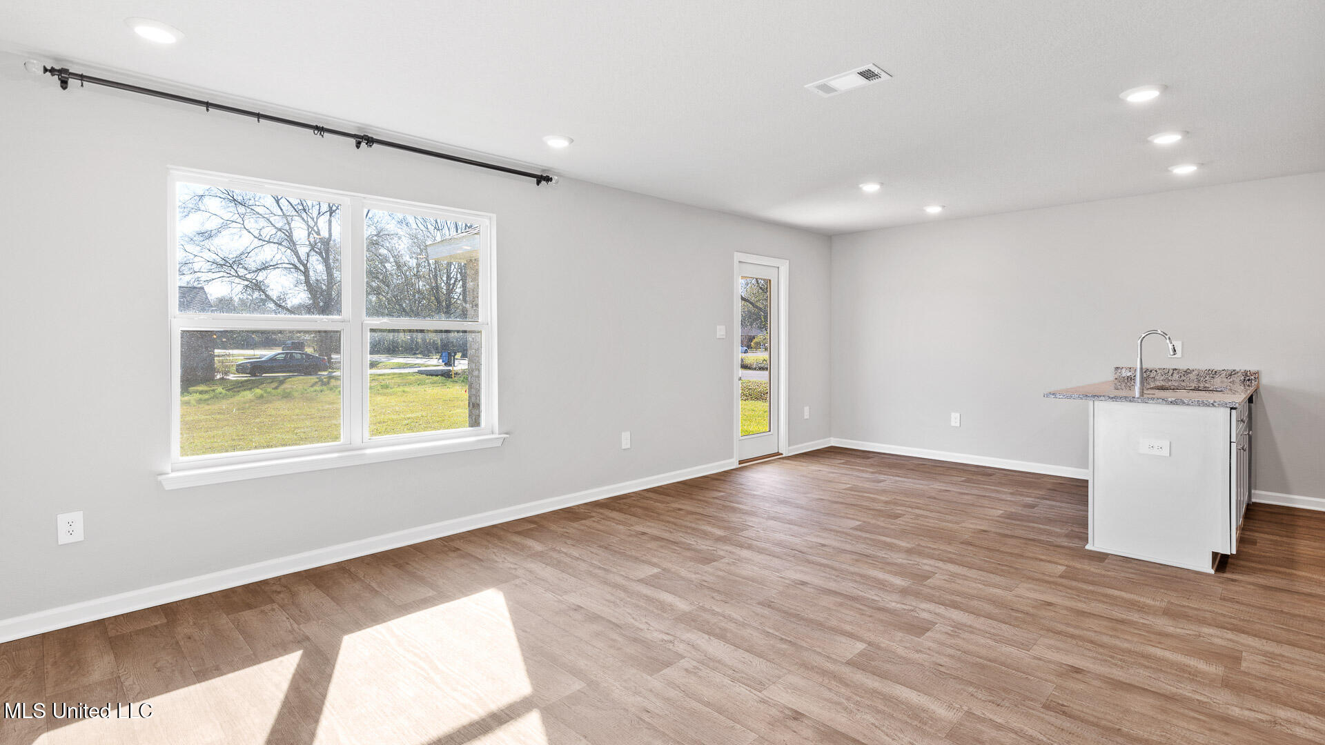 13420 Grove Cove Property Photo 11