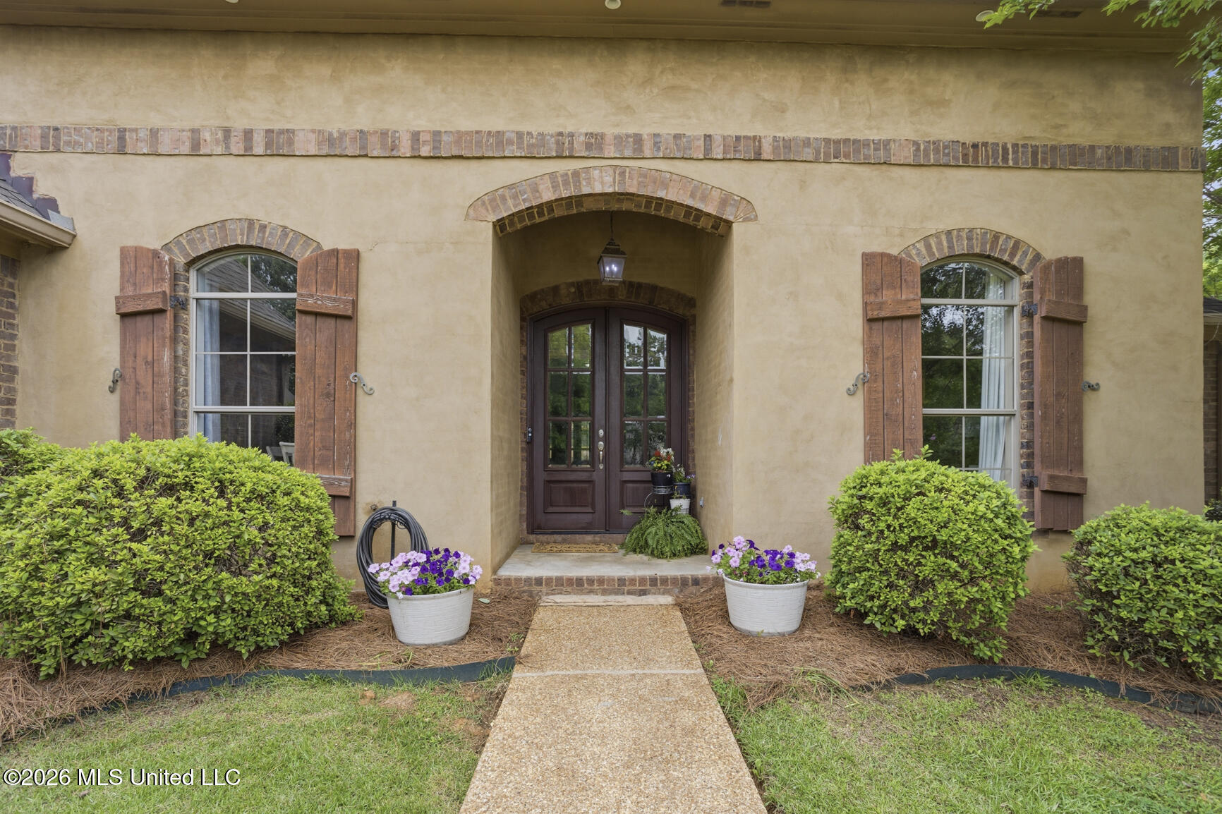 143 Covey Run Property Photo 8