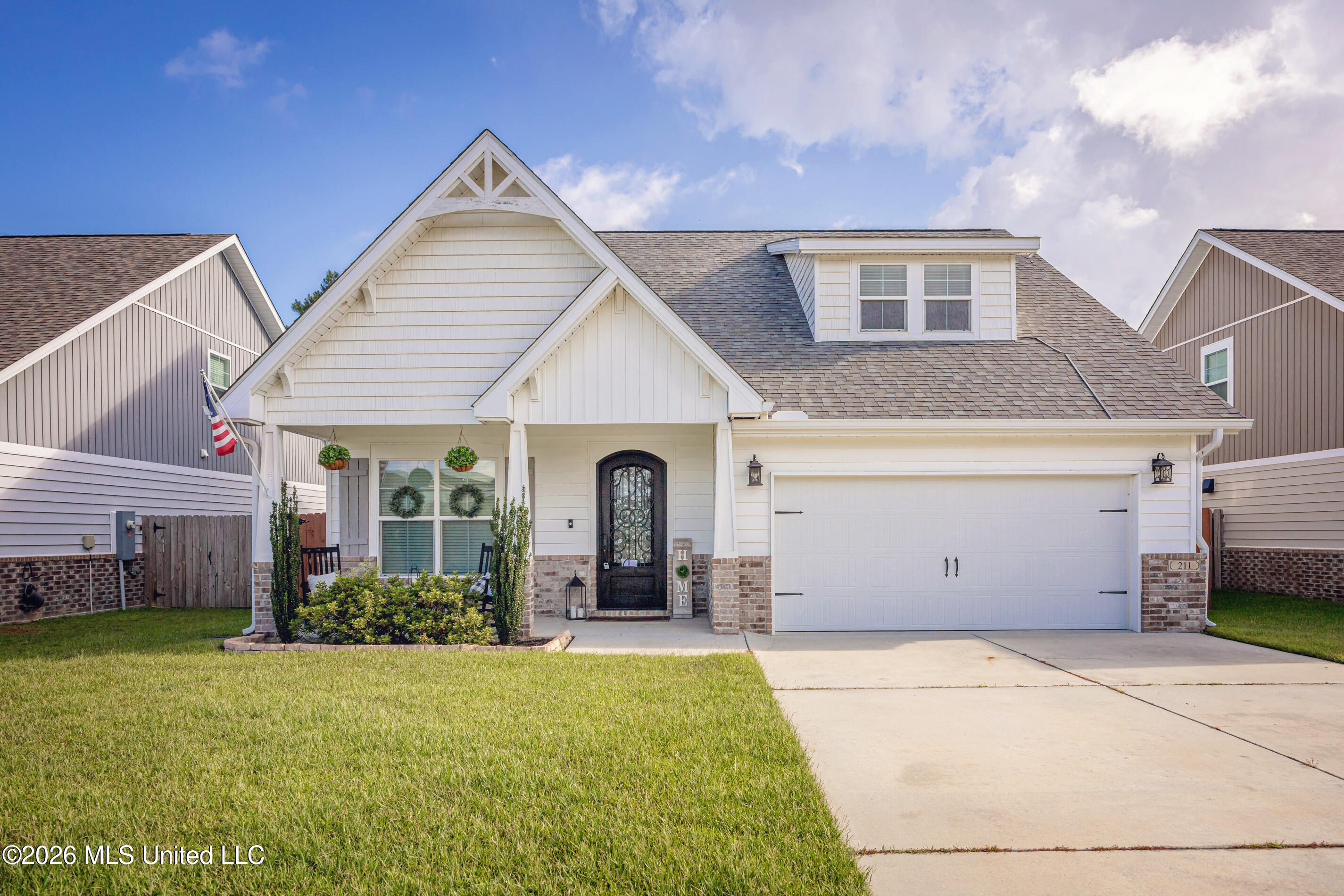 211 Madison Place Drive Property Photo 1